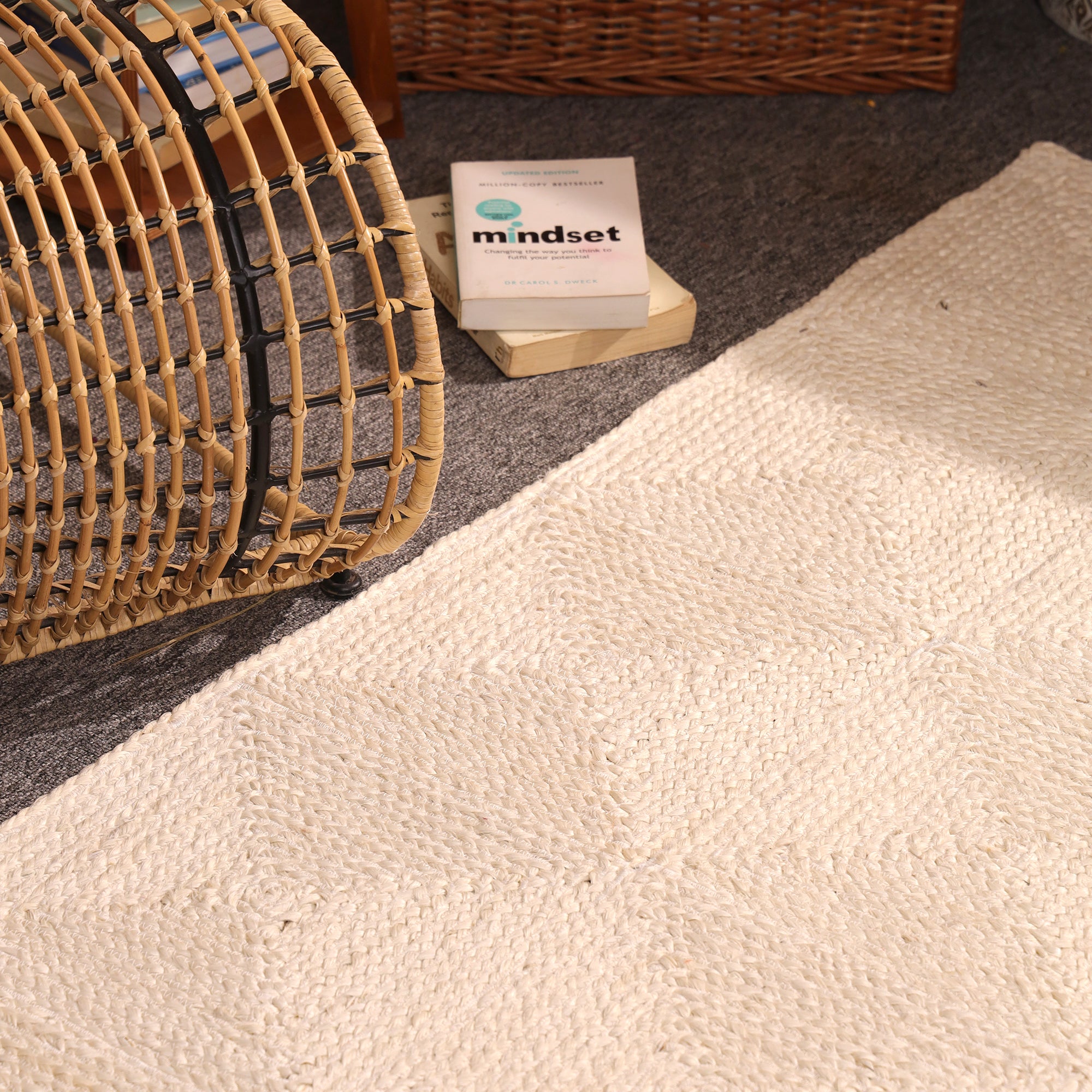 Handwoven cream Jute Braided Area Rug Natural Fiber Textured Carpet for Living Room & Bedrom