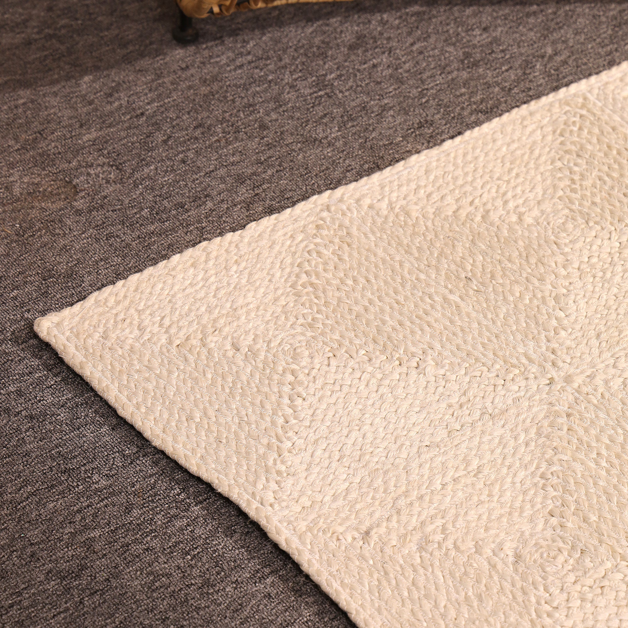 Handwoven cream Jute Braided Area Rug Natural Fiber Textured Carpet for Living Room & Bedrom