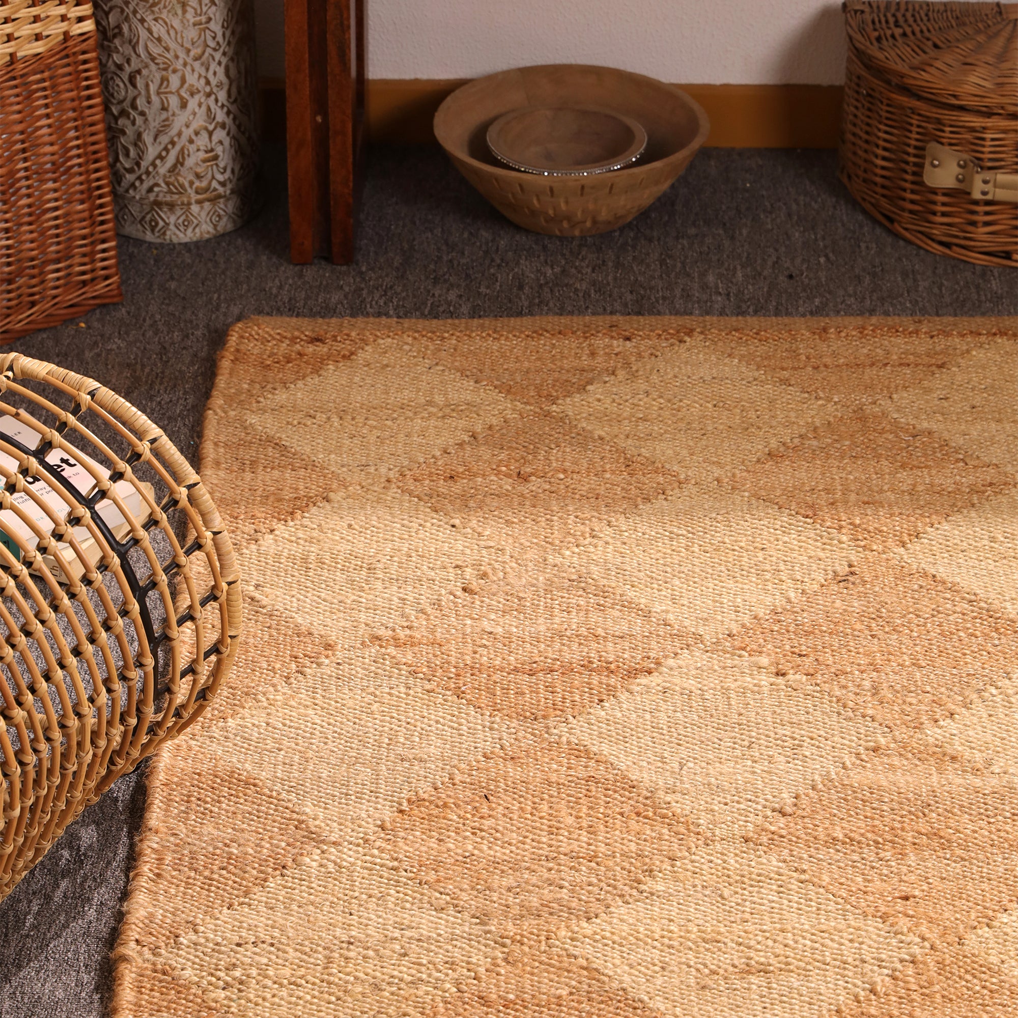 Handwoven Natural Jute Diamond Area Rug – Eco-Friendly Geometric Flatweave Rug for Living Room, Bedroom & Entryway
