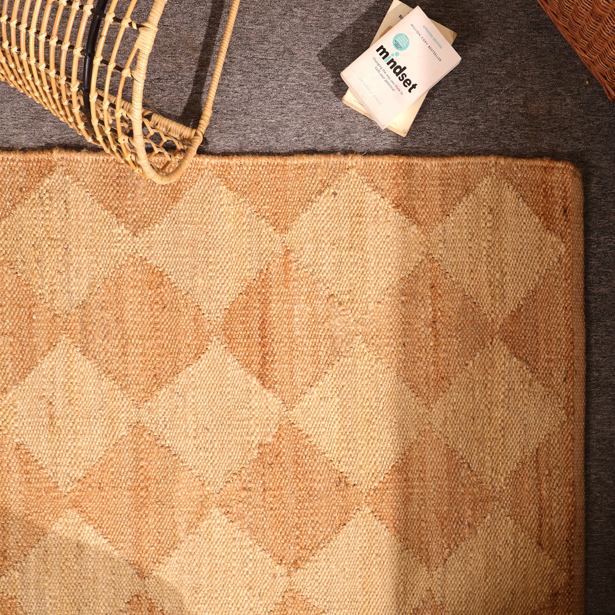 Handwoven Natural Jute Diamond Area Rug – Eco-Friendly Geometric Flatweave Rug for Living Room, Bedroom & Entryway