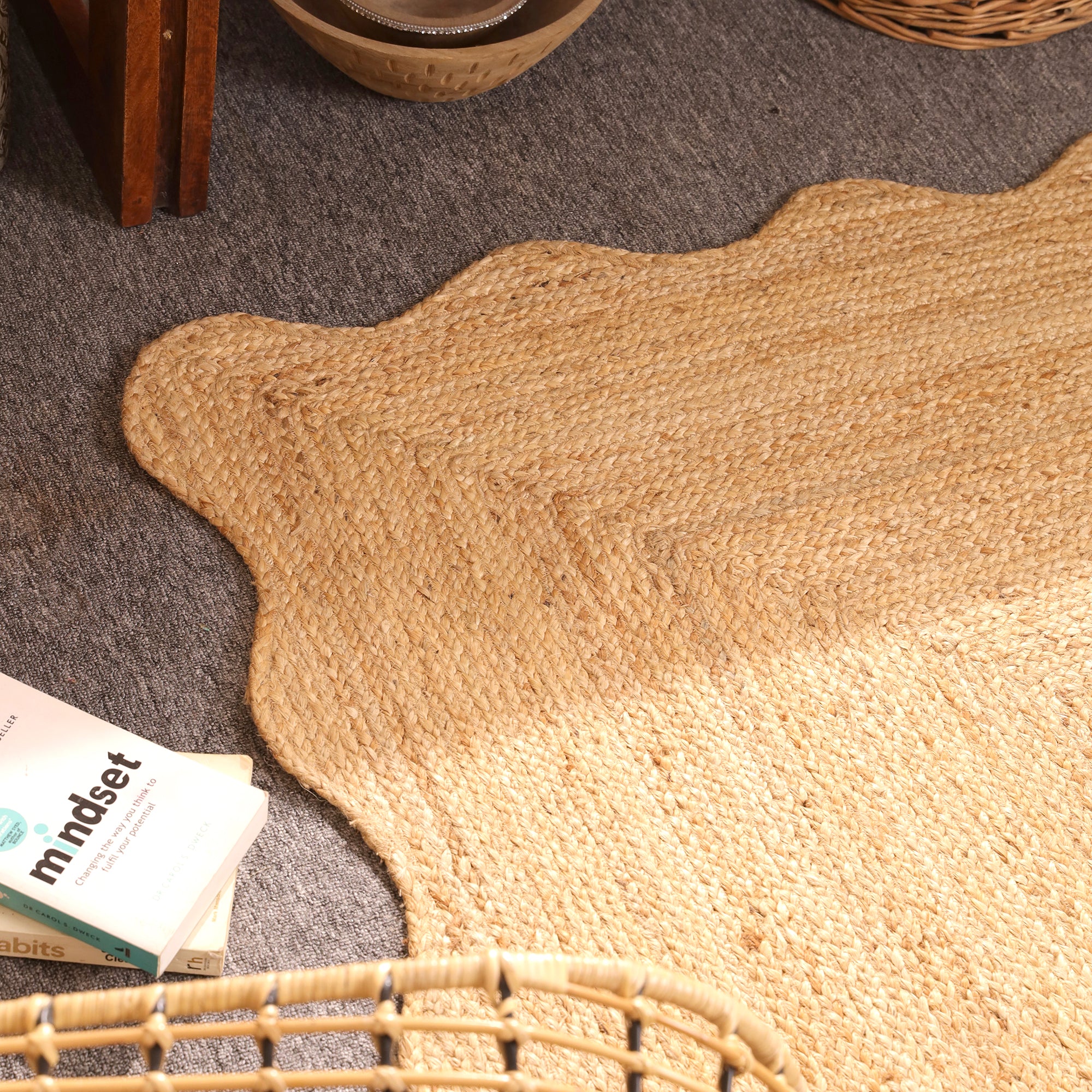 Handmade Natural Jute Scalloped Area Rug Braided Eco-Friendly Boho Farmhouse