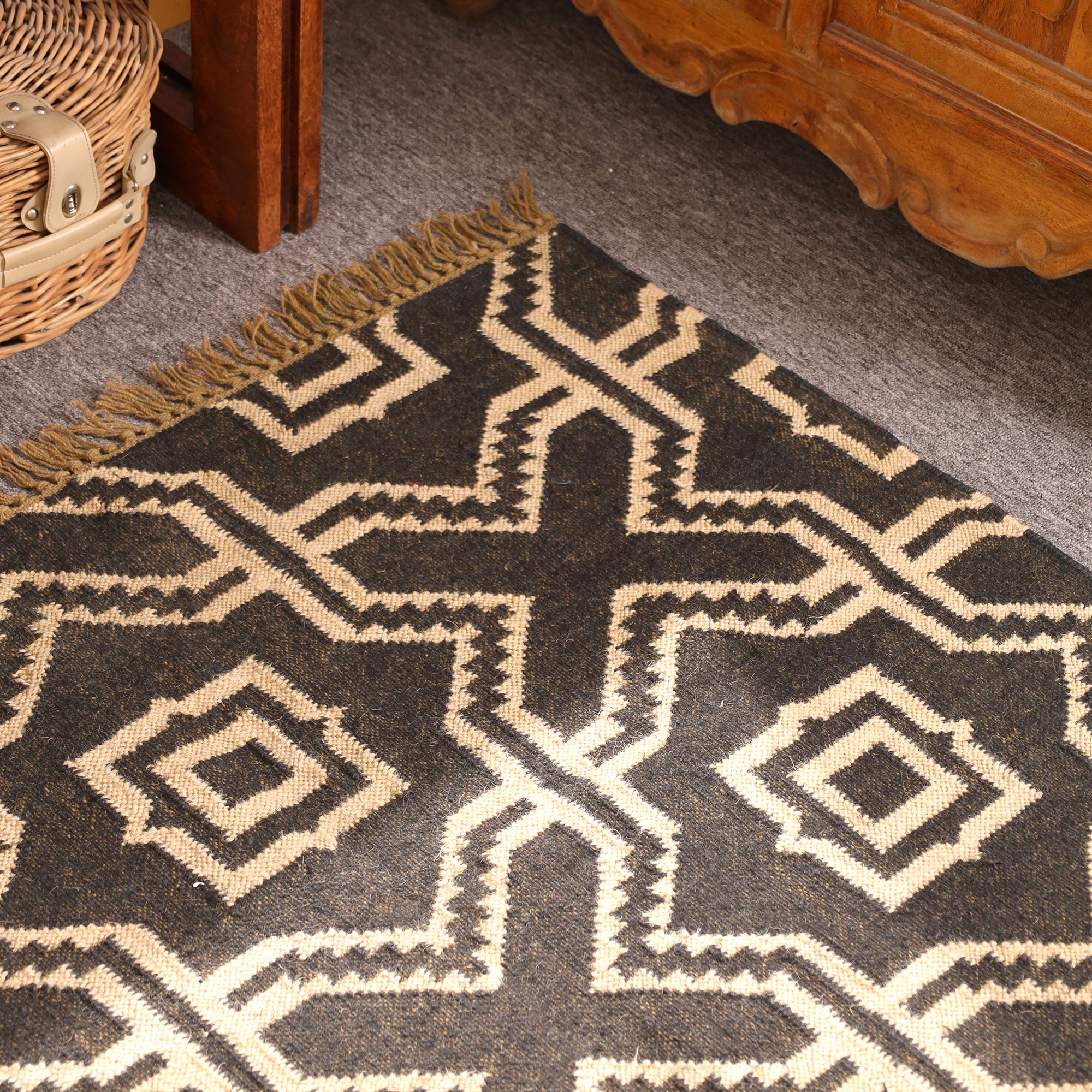 Handwoven Black Geometric Kilim Rug - Handmade Wool Area Rug Tribal Boho Living Room Carpet
