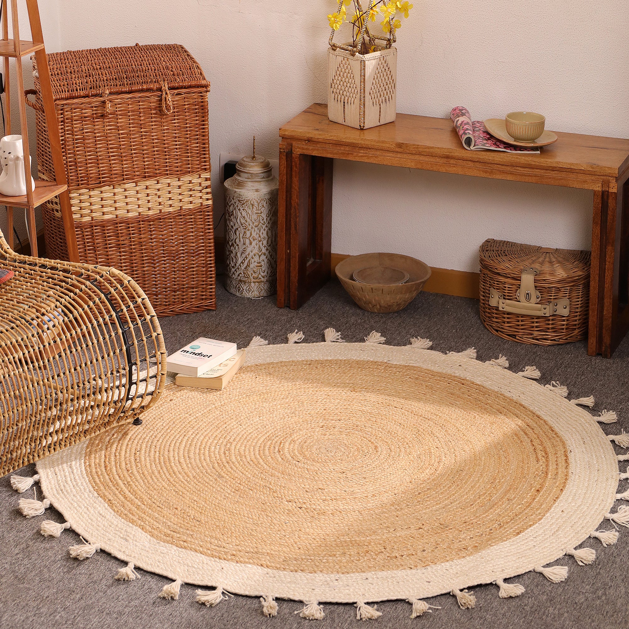 Handmade Round Jute Rug with White Border & Tassels - Natural Braided Boho Area Rug