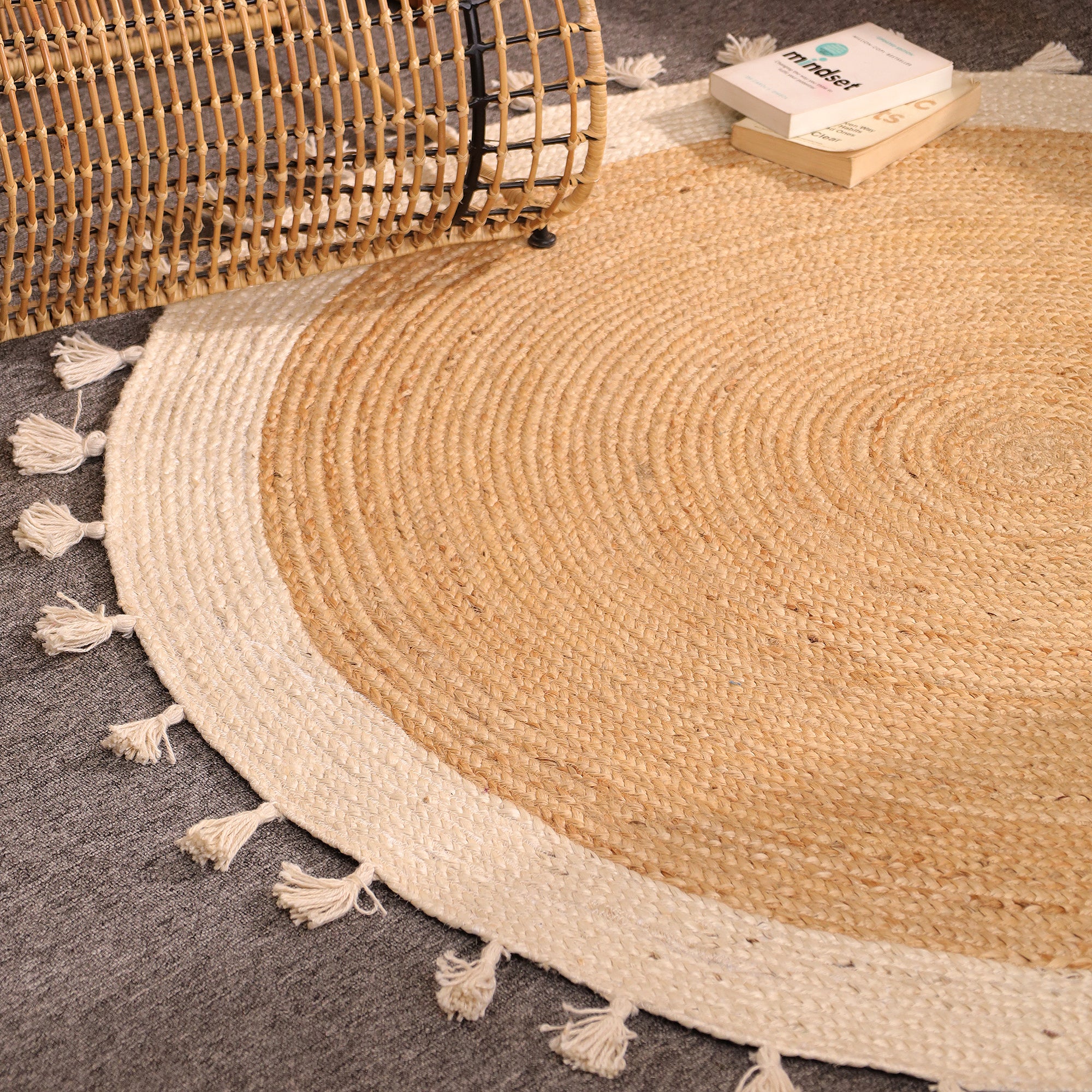 Handmade Round Jute Rug with White Border & Tassels - Natural Braided Boho Area Rug