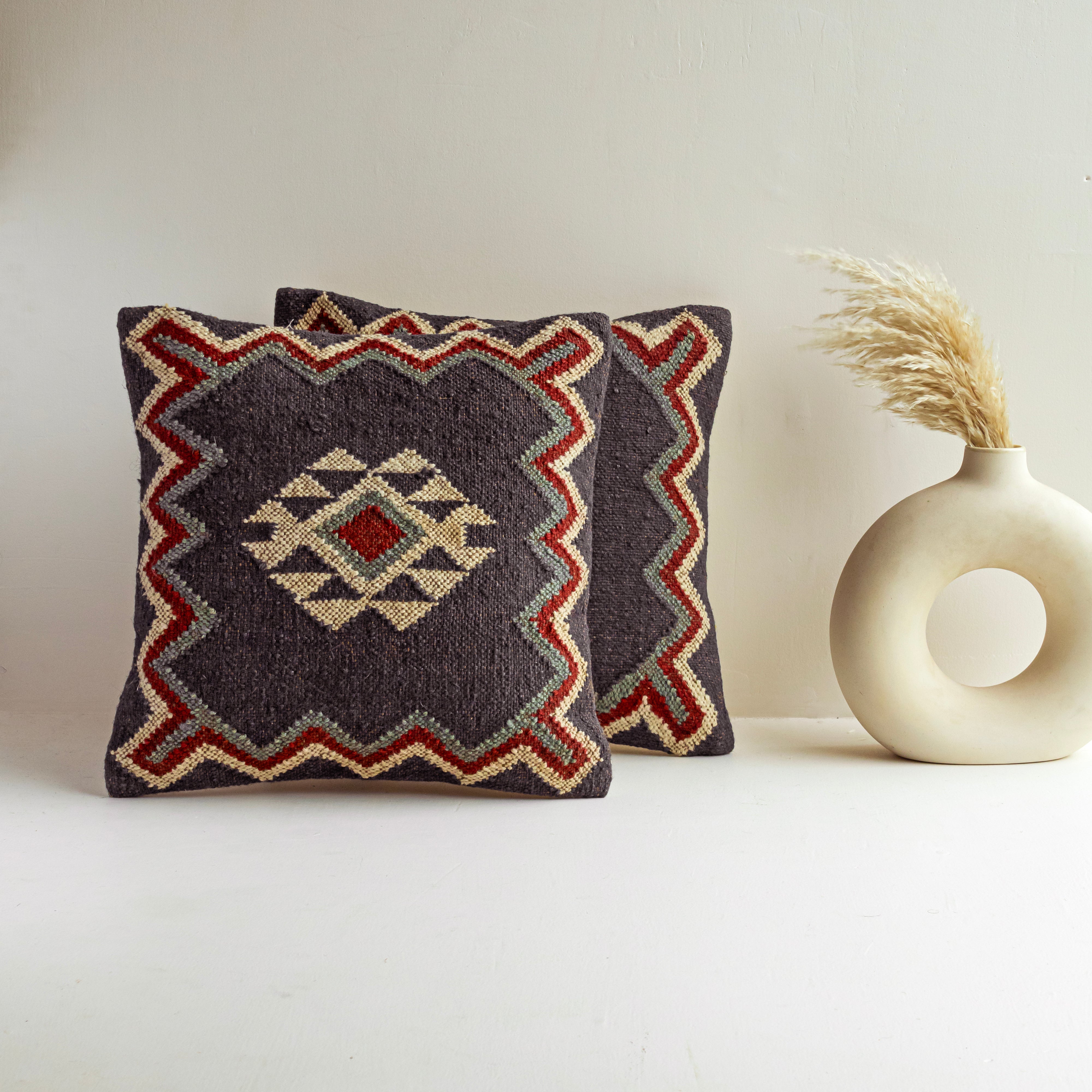 Handwoven gray Southwestern Kilim wool cushion cover featuring a geometric tribal design, perfect for boho, farmhouse, rustic, and modern home décor.