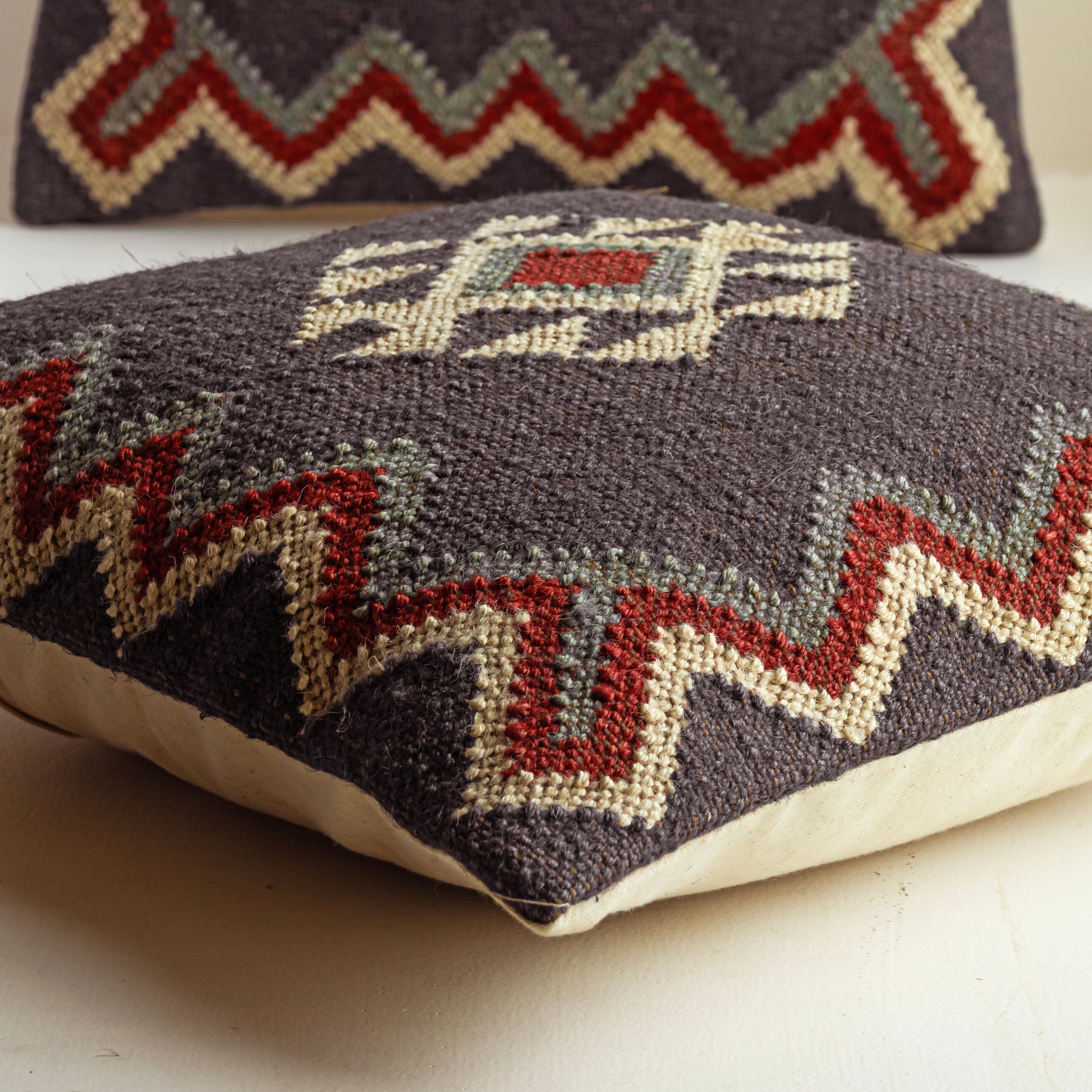 Handwoven gray Southwestern Kilim wool cushion cover featuring a geometric tribal design, perfect for boho, farmhouse, rustic, and modern home décor.