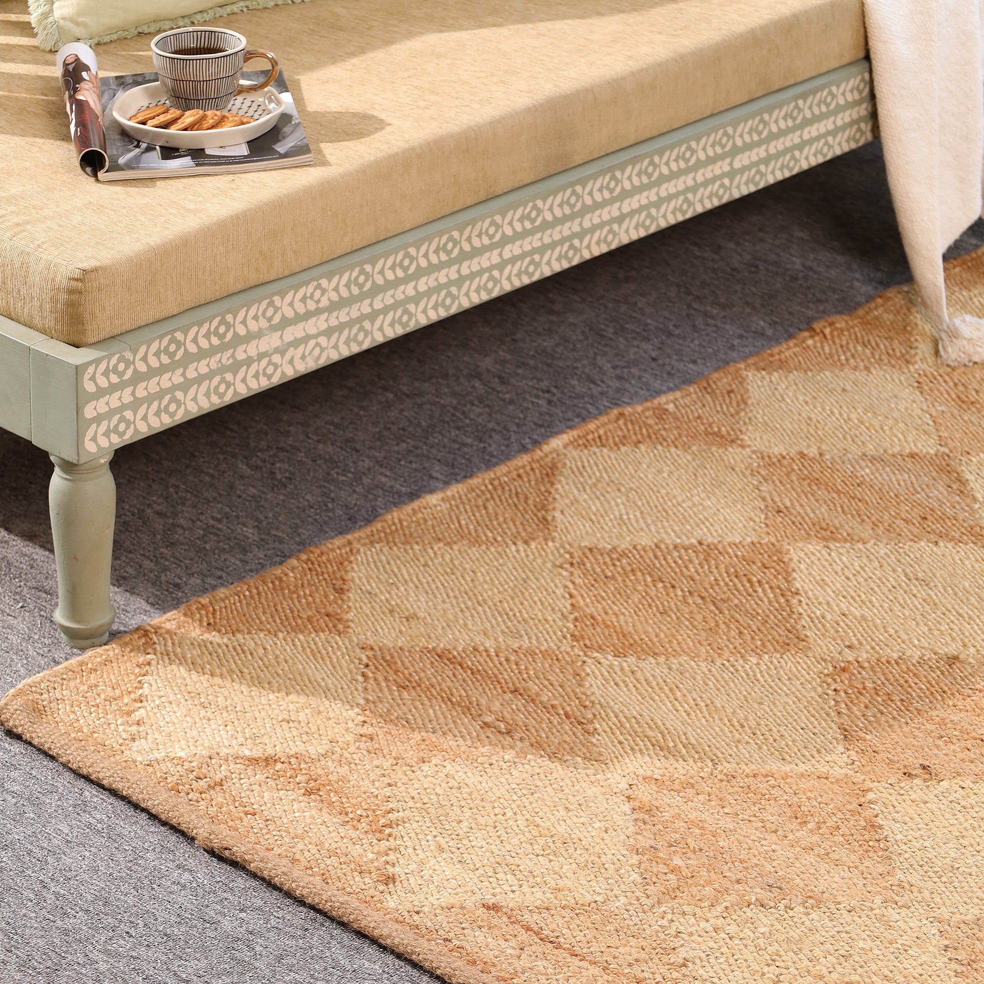 Handmade Geometric Jute Area Rug Natural Woven Boho Rug Eco-Friendly Living Room