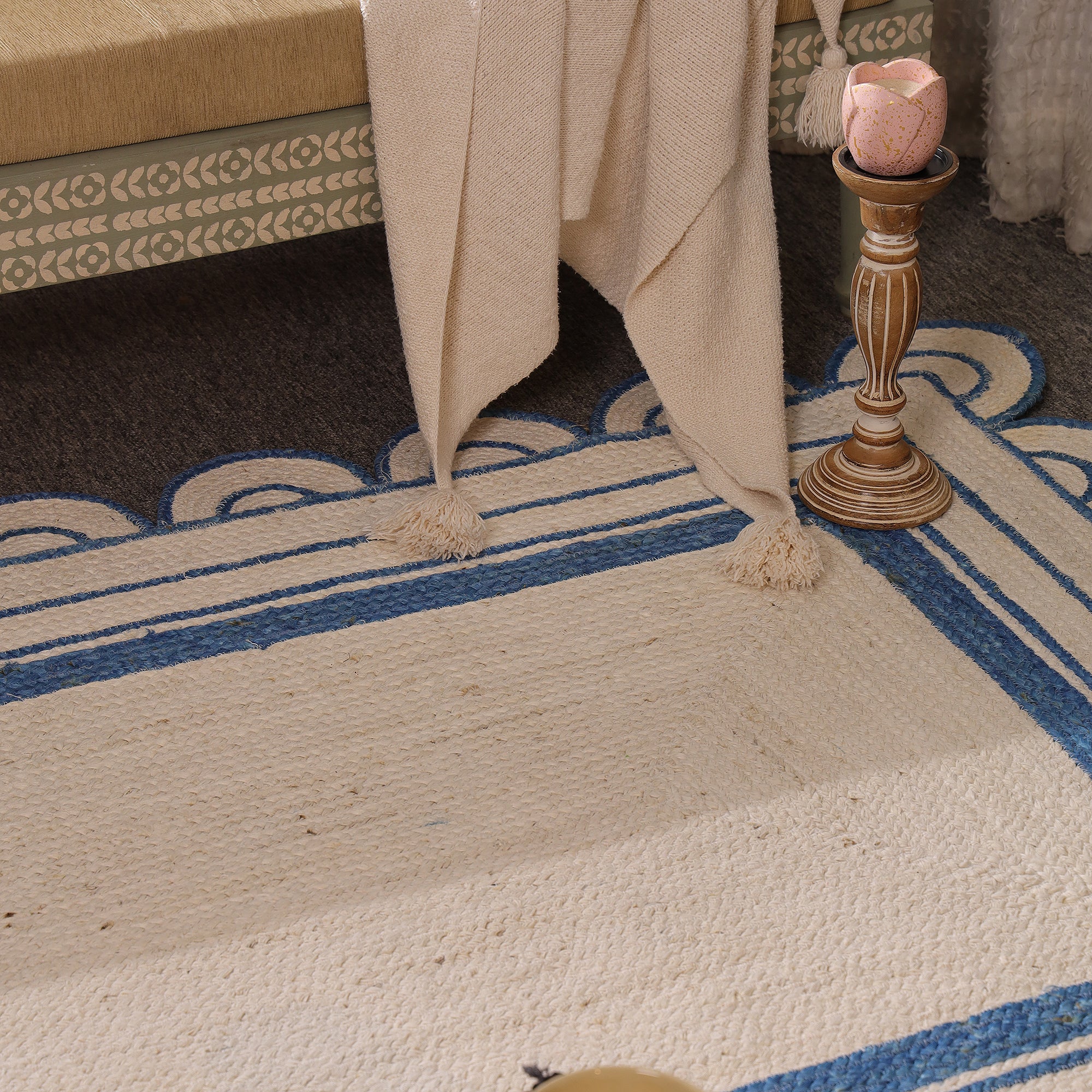 Handwoven Scalloped Border Jute Rug Natural & Blue Braided Area Rug