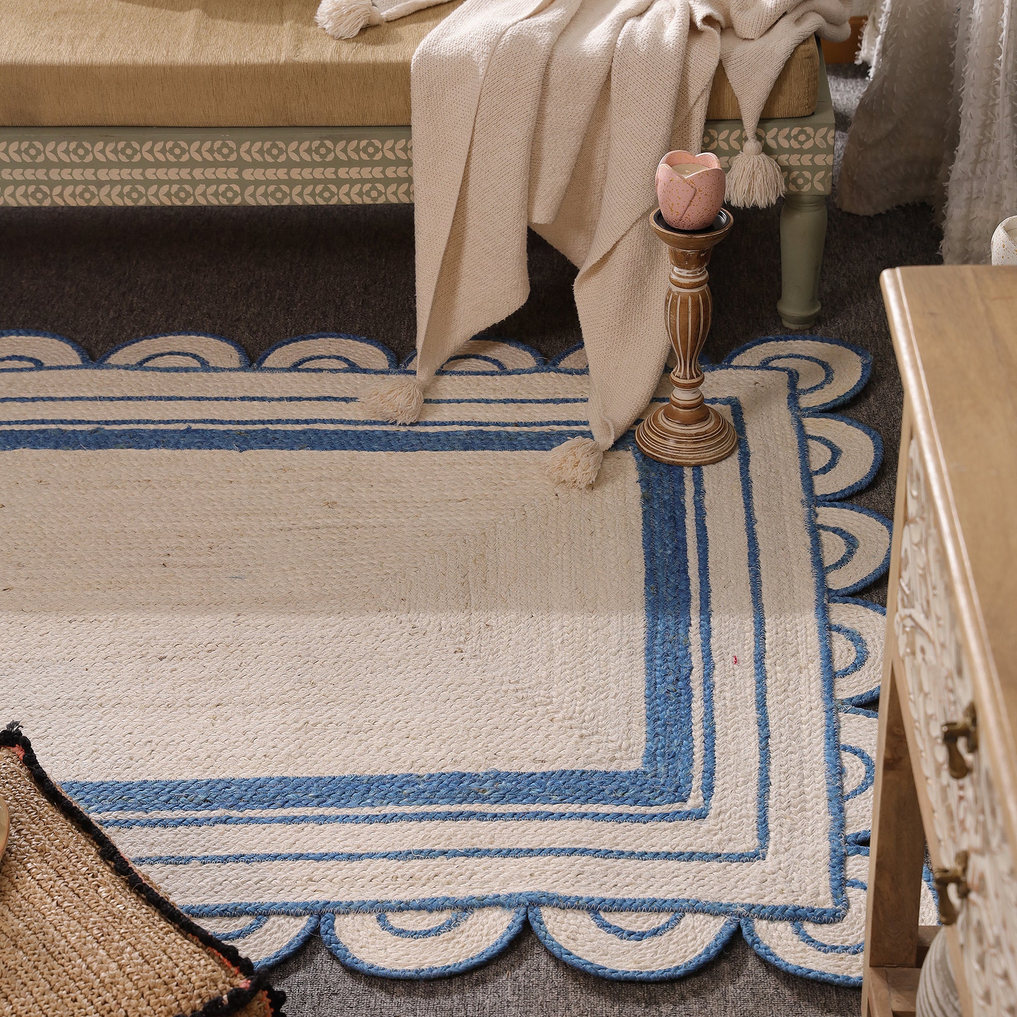 Handwoven Scalloped Border Jute Rug Natural & Blue Braided Area Rug