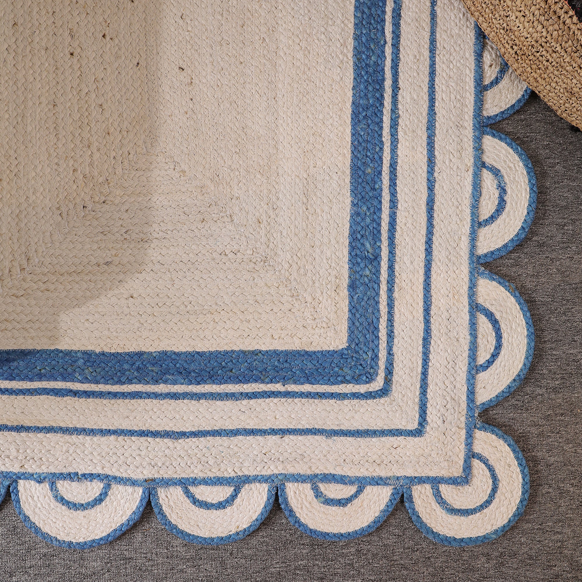 Handwoven Scalloped Border Jute Rug Natural & Blue Braided Area Rug