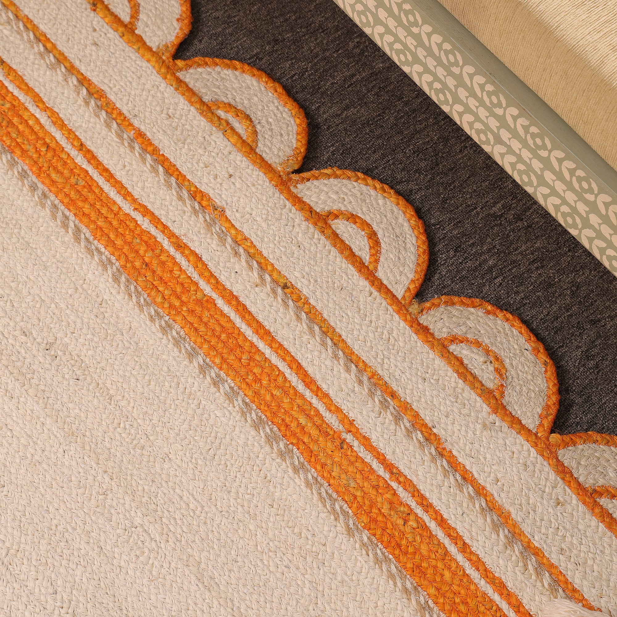 Handwoven Natural Jute Rug with Orange Sacalloped Border Eco-Friendly Braided Area Rug