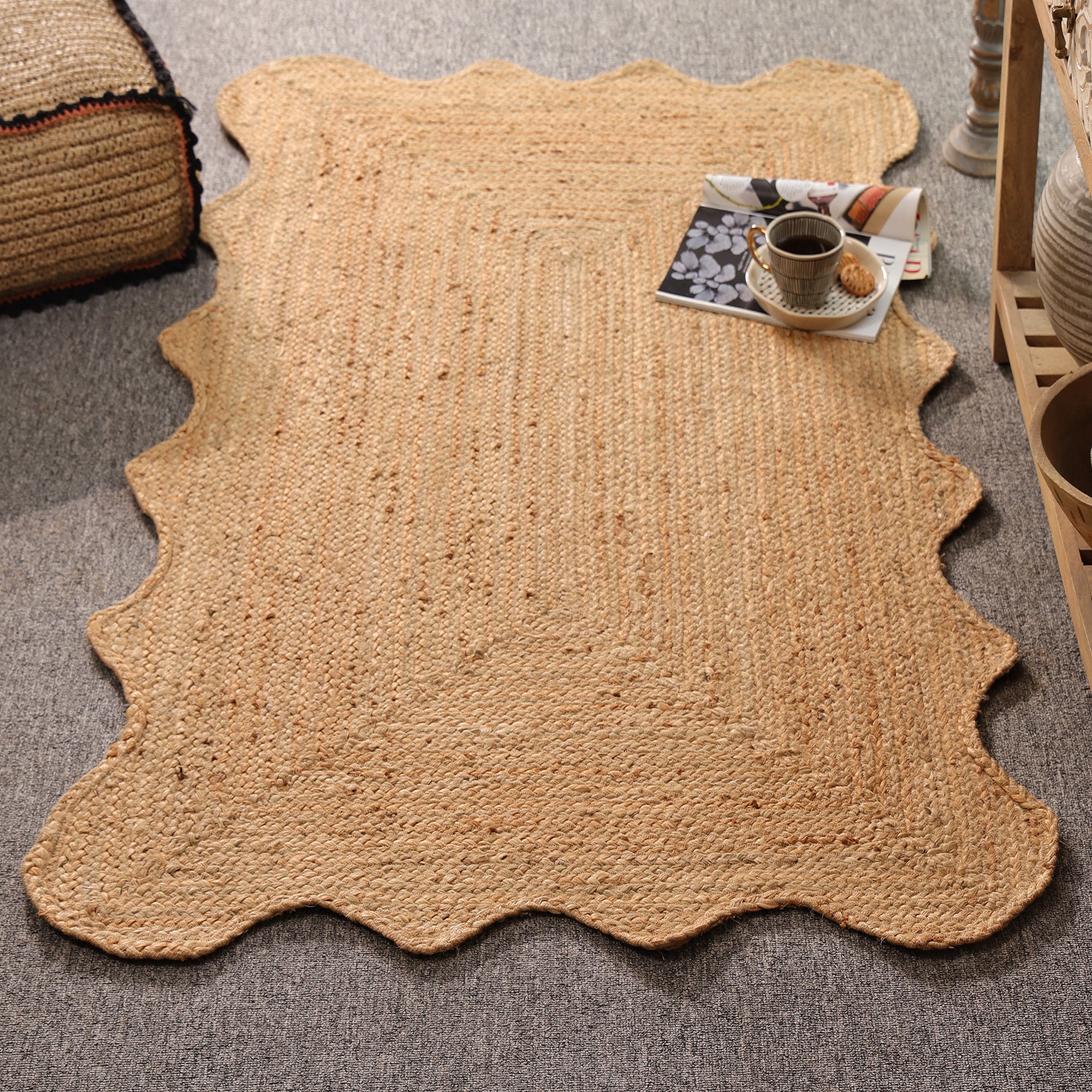 Natural Handwoven Scalloped Jute Rug Handmade Eco-Friendly Braided Area Rug