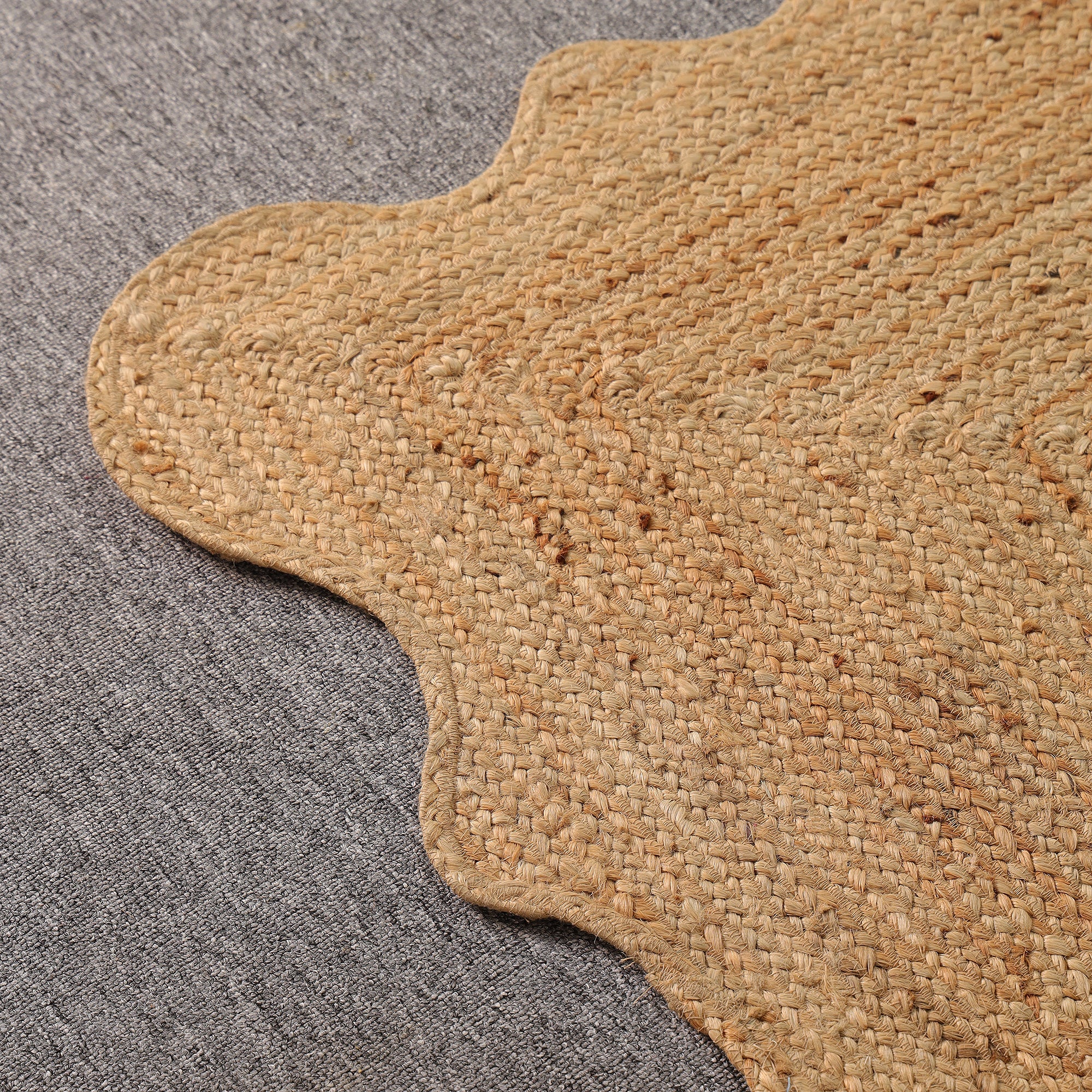 Natural Handwoven Scalloped Jute Rug Handmade Eco-Friendly Braided Area Rug