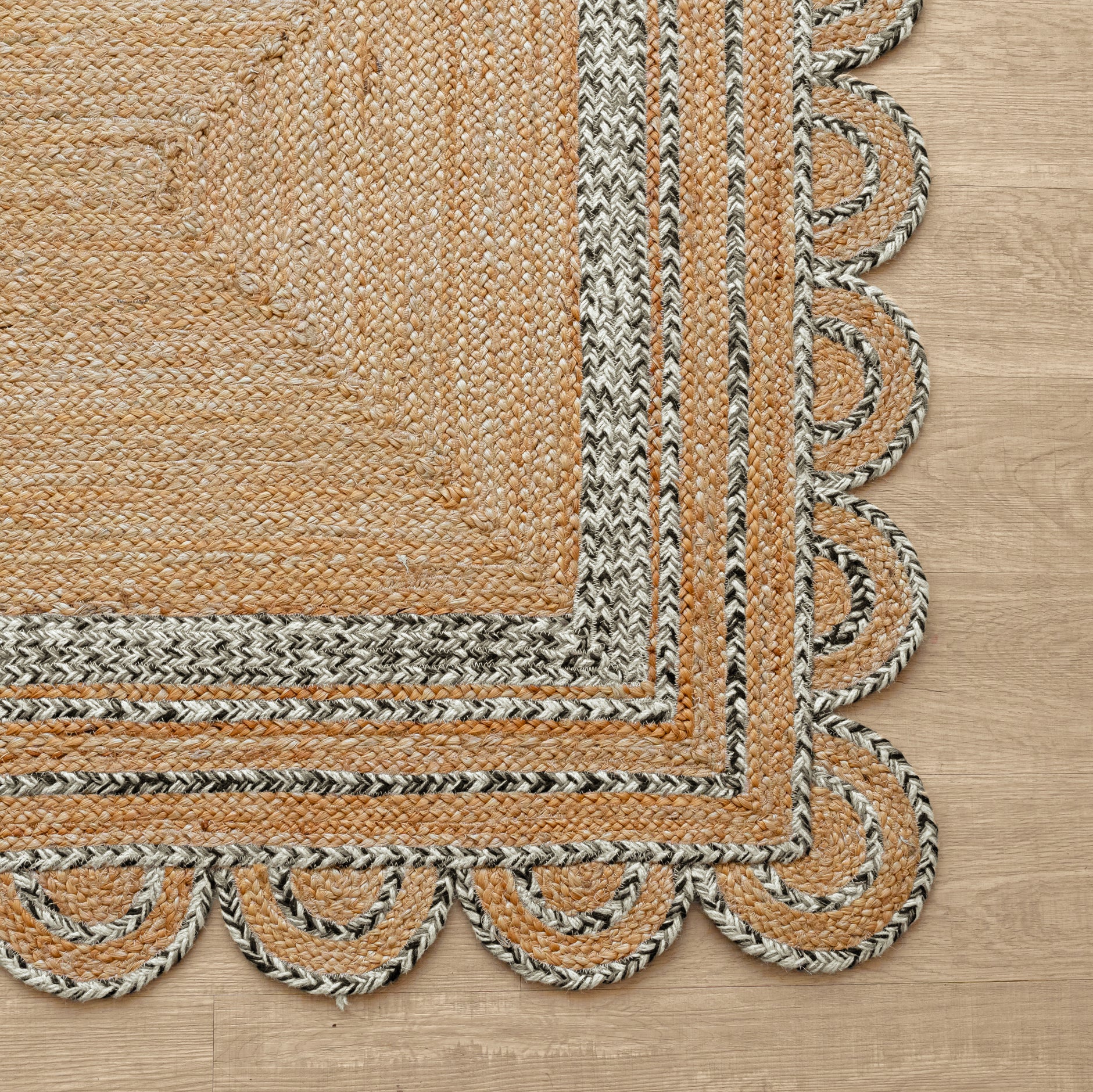 Hand-Braided Scalloped Border Hemp Rug - Natural Bohemian Charm