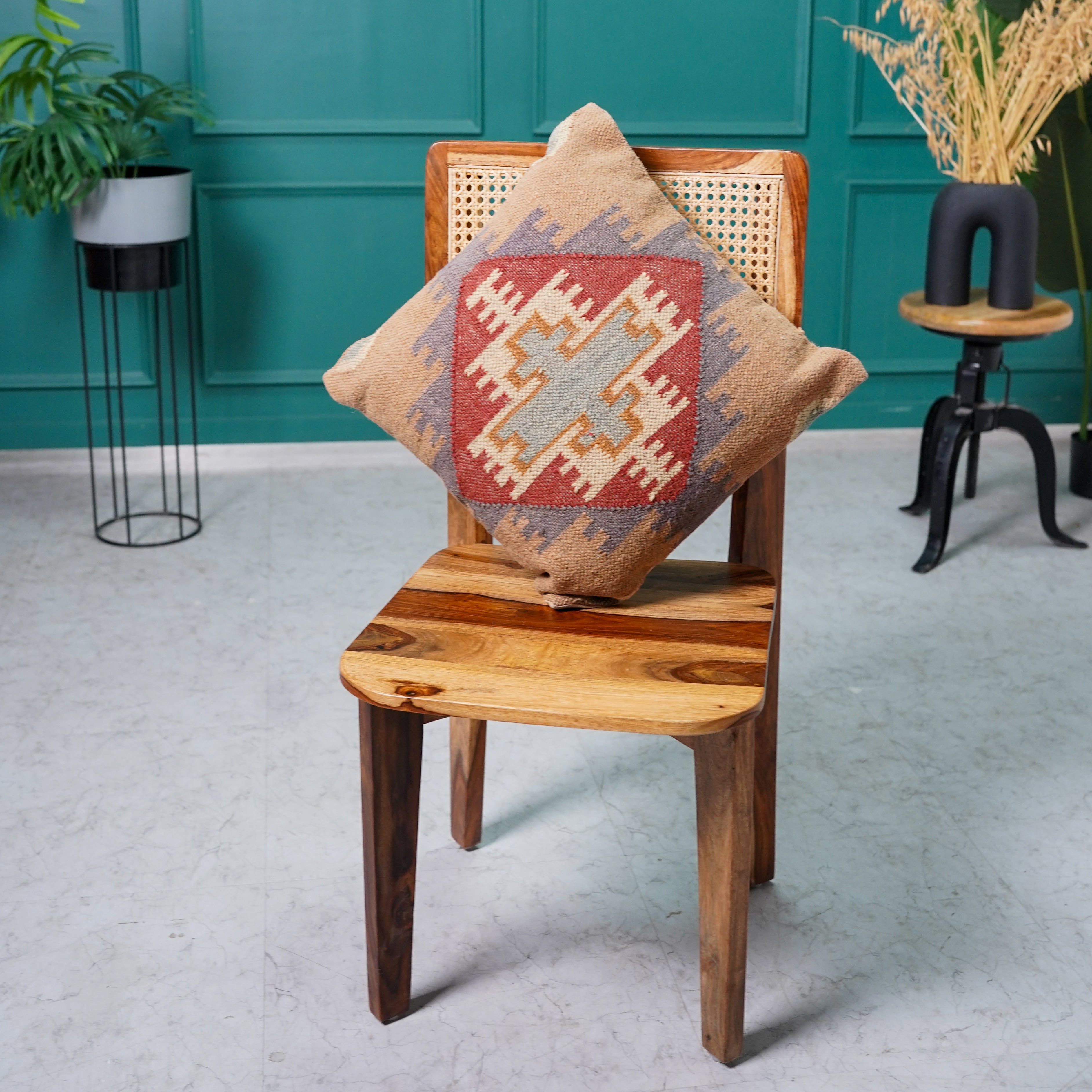 Handwoven Southwestern Kilim Cushion Cover Tribal Cotton Throw Pillow Beige Boho Decorative