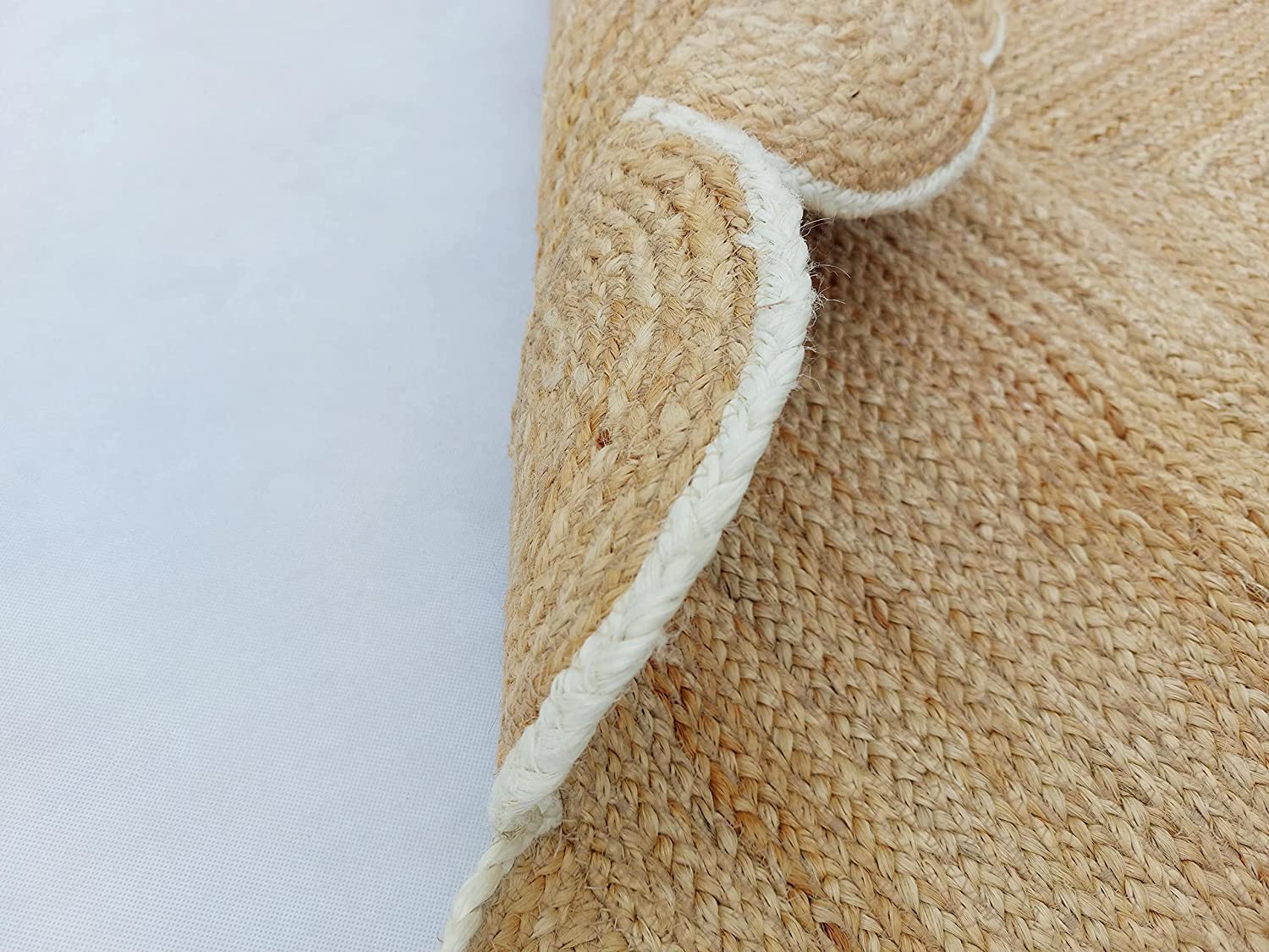 Handmade Natural Jute Scalloped Border Area Rug with White Trim