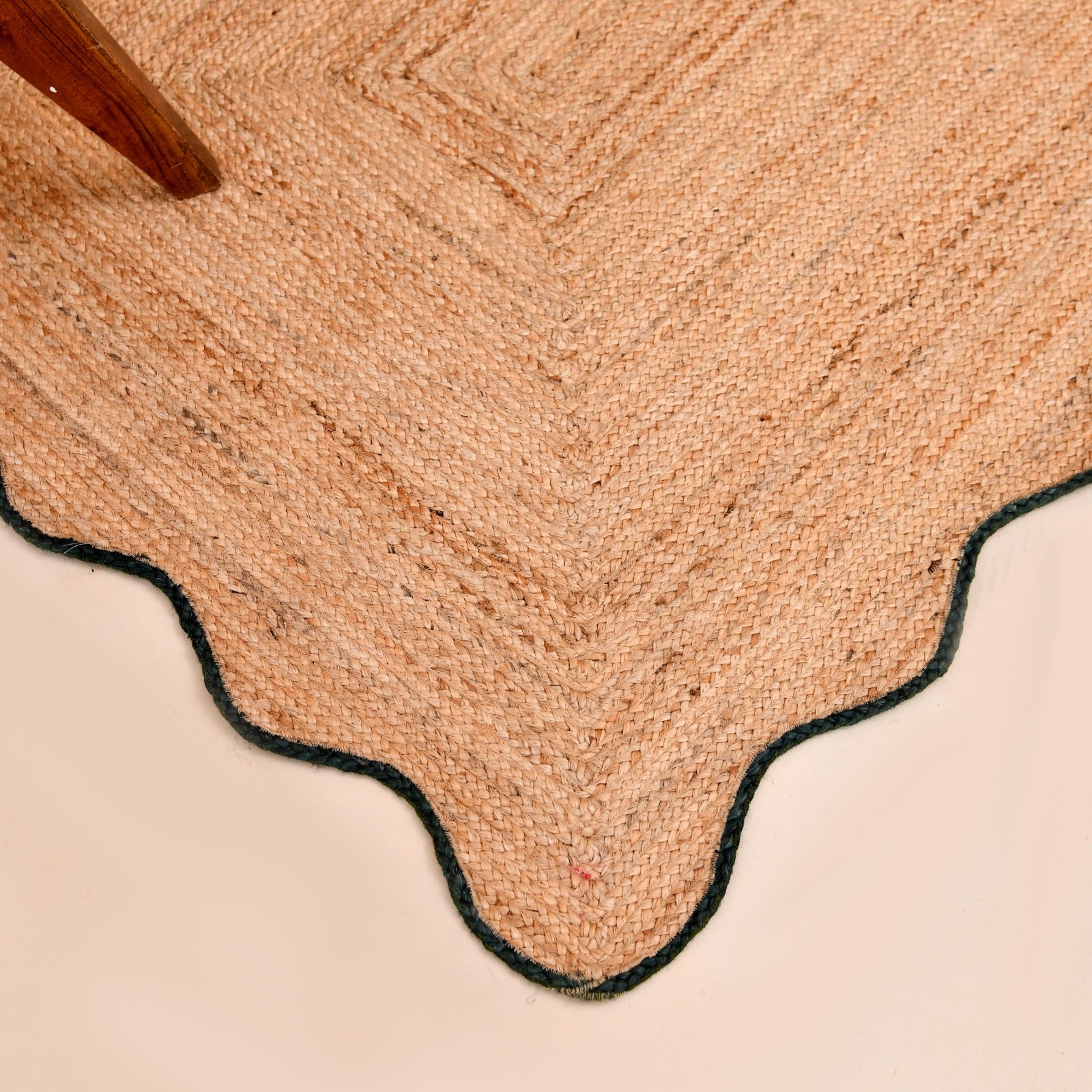 Natural Scalloped Jute Area Rug Handmade Braided Jute Rug
