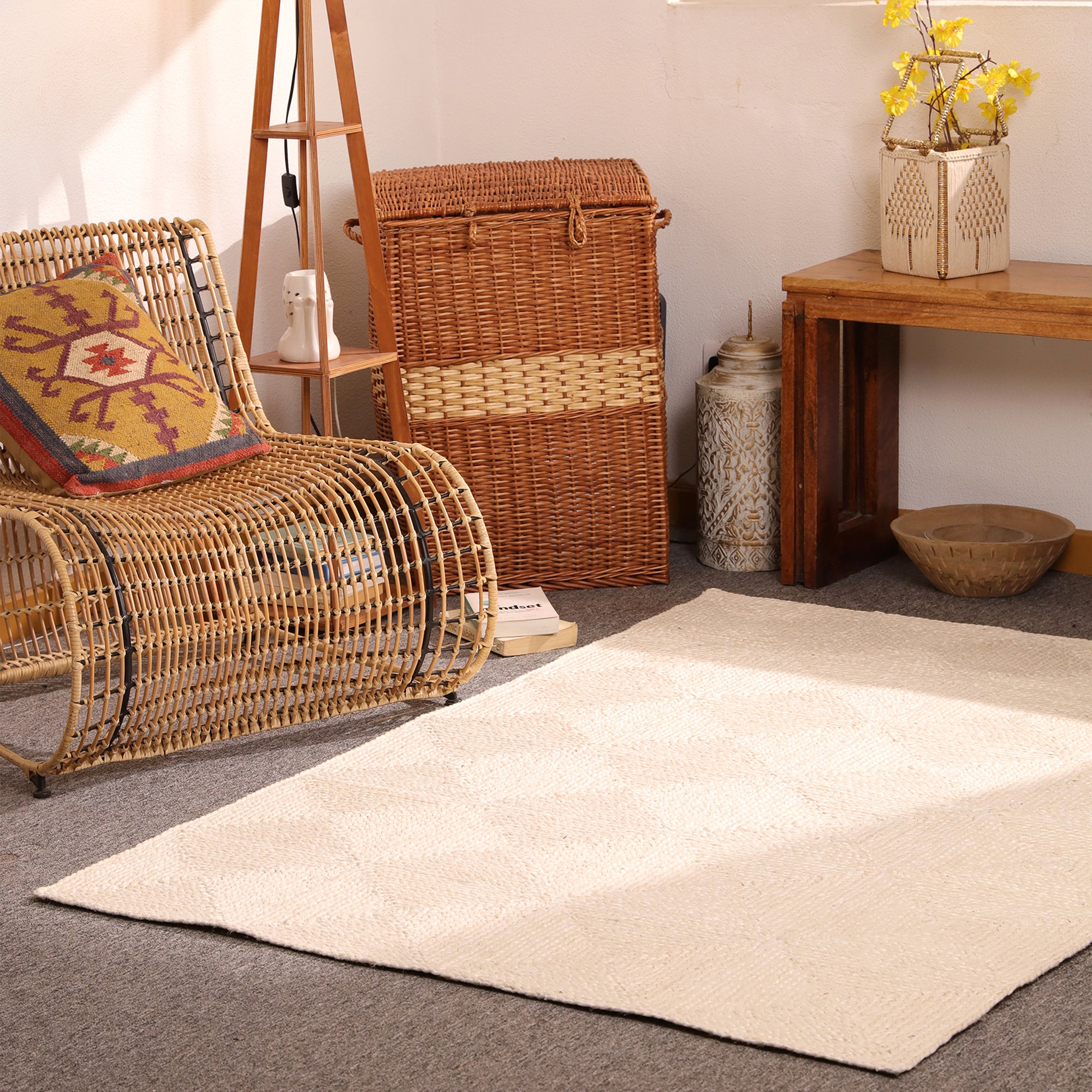 Handwoven cream Jute Braided Area Rug Natural Fiber Textured Carpet for Living Room & Bedrom