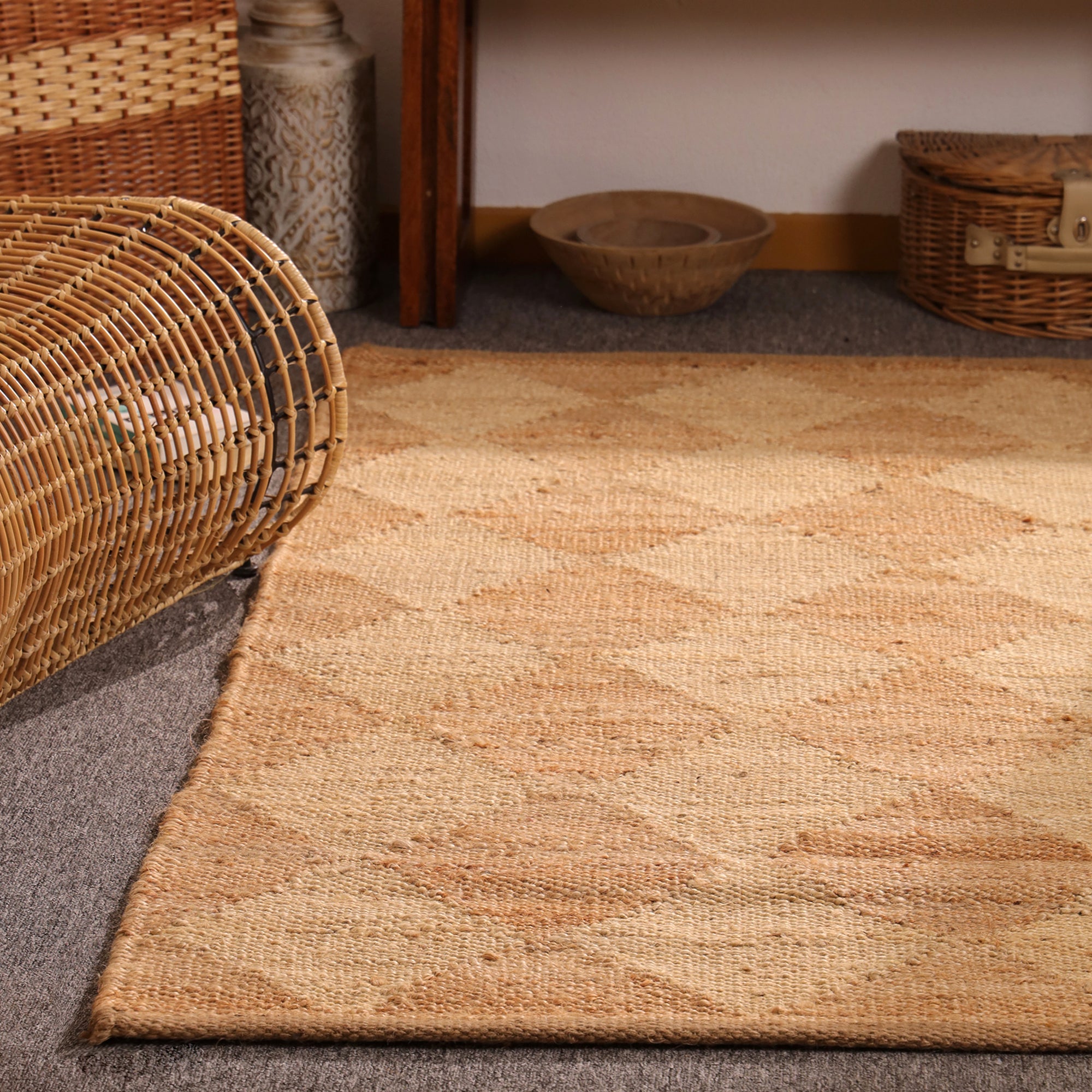 Handwoven Natural Jute Diamond Area Rug – Eco-Friendly Geometric Flatweave Rug for Living Room, Bedroom & Entryway