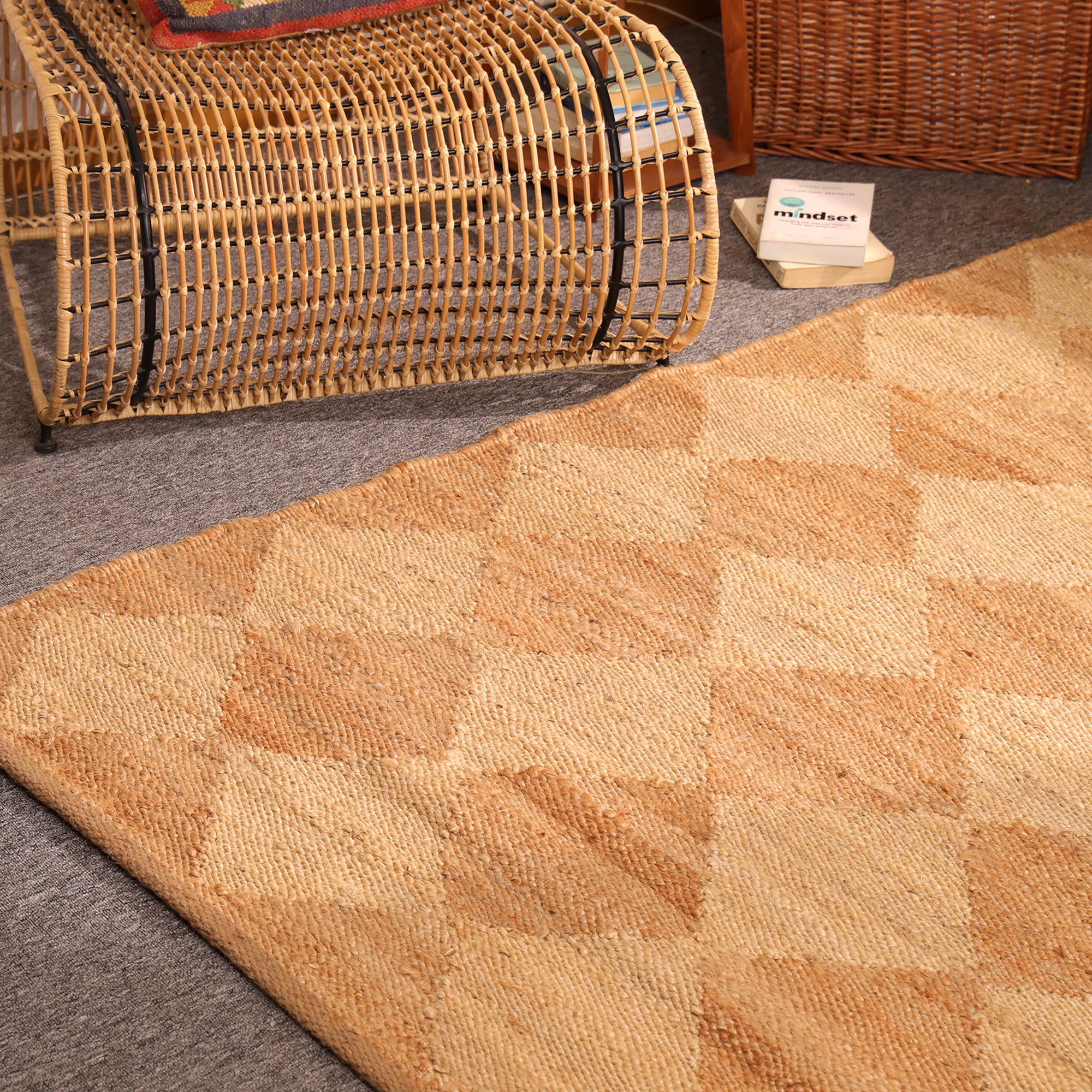 Handwoven Natural Jute Diamond Area Rug – Eco-Friendly Geometric Flatweave Rug for Living Room, Bedroom & Entryway