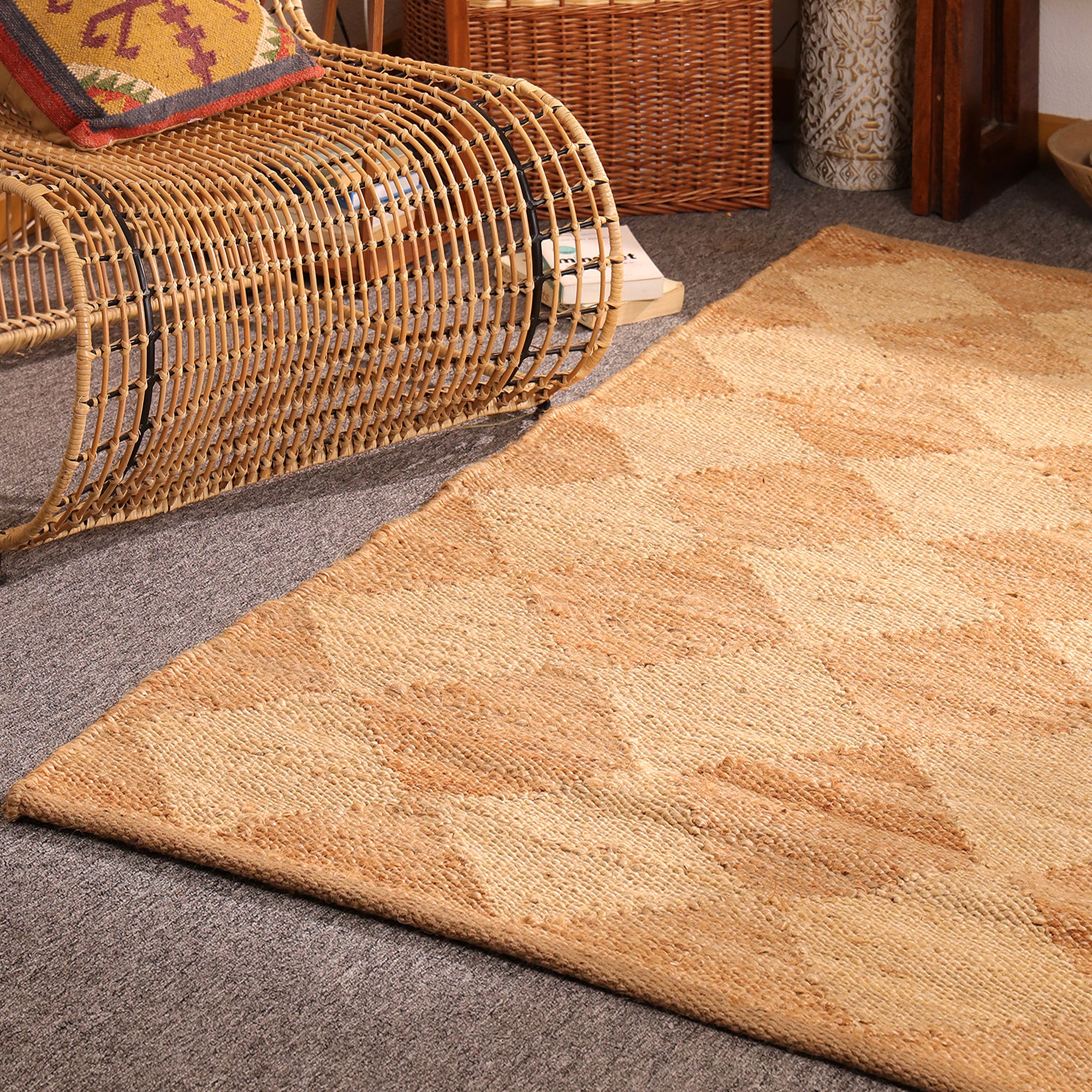 Handwoven Natural Jute Diamond Area Rug – Eco-Friendly Geometric Flatweave Rug for Living Room, Bedroom & Entryway