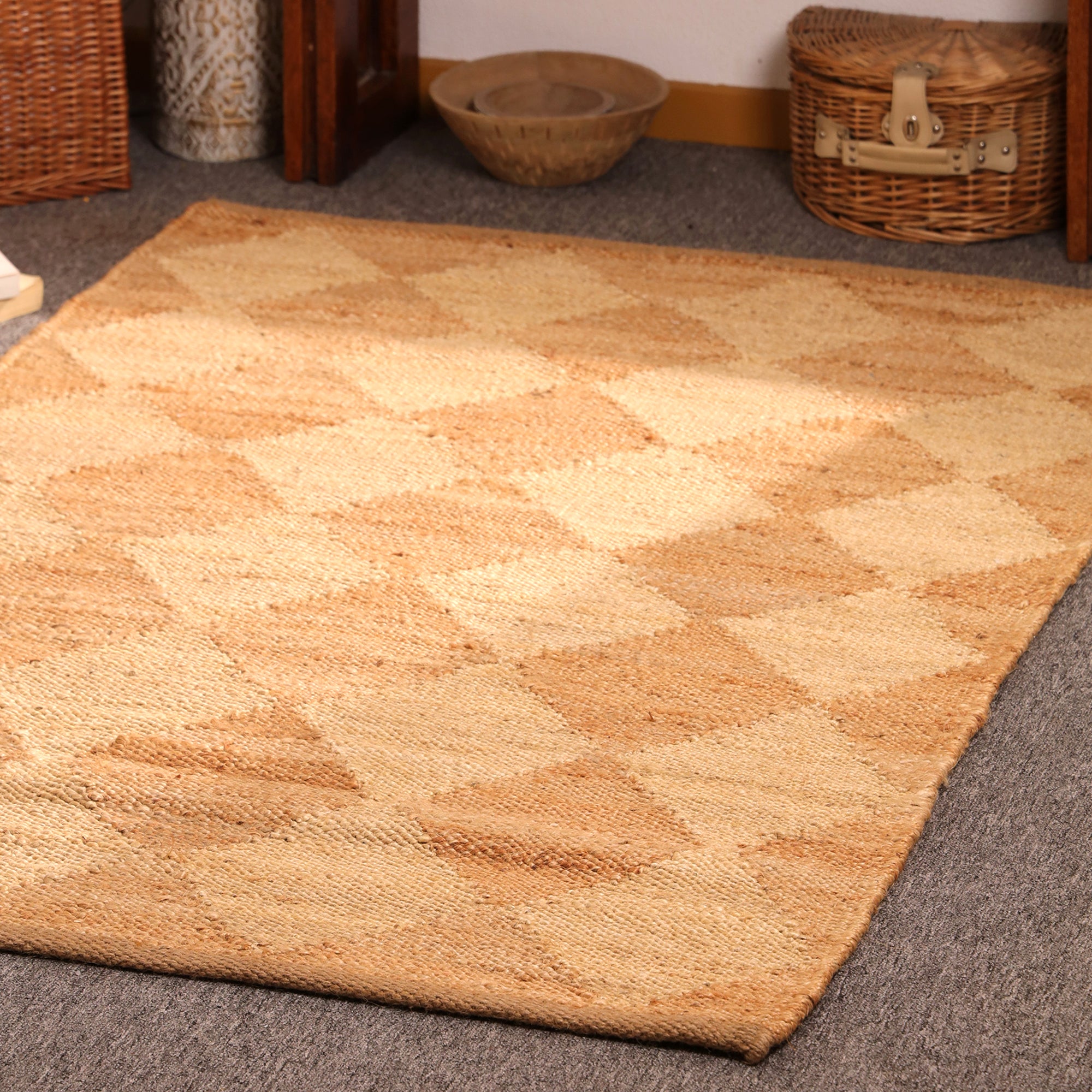 Handwoven Natural Jute Diamond Area Rug – Eco-Friendly Geometric Flatweave Rug for Living Room, Bedroom & Entryway