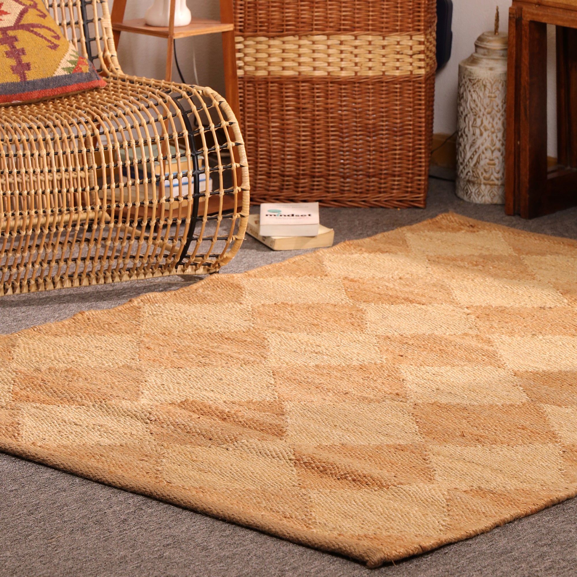 Handwoven Natural Jute Diamond Area Rug – Eco-Friendly Geometric Flatweave Rug for Living Room, Bedroom & Entryway
