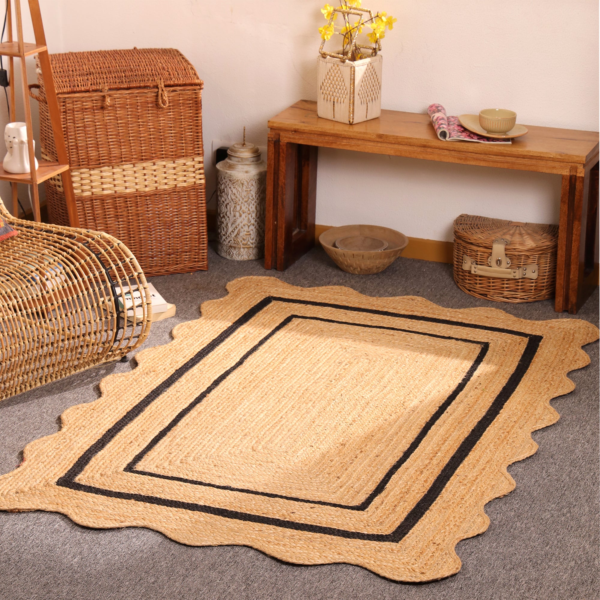 Handmade Natural Jute Area Rug with Black Border Scalloped Edge Braided Floor Carpet Eco-Friendly