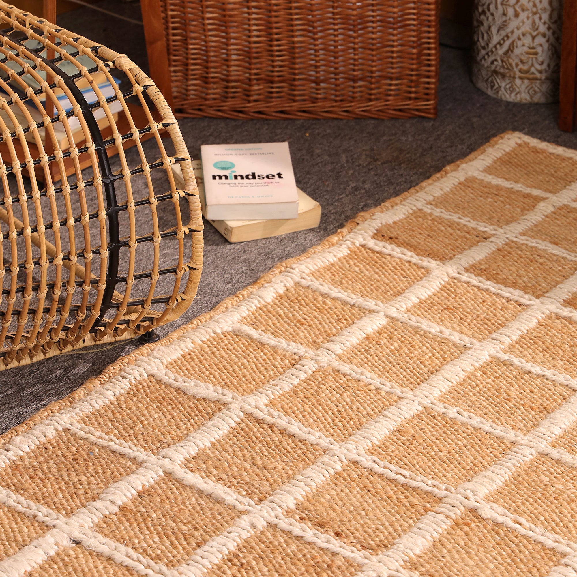 Handwoven Natural Jute Checkered Area Rug Beige Grid pattern Rug