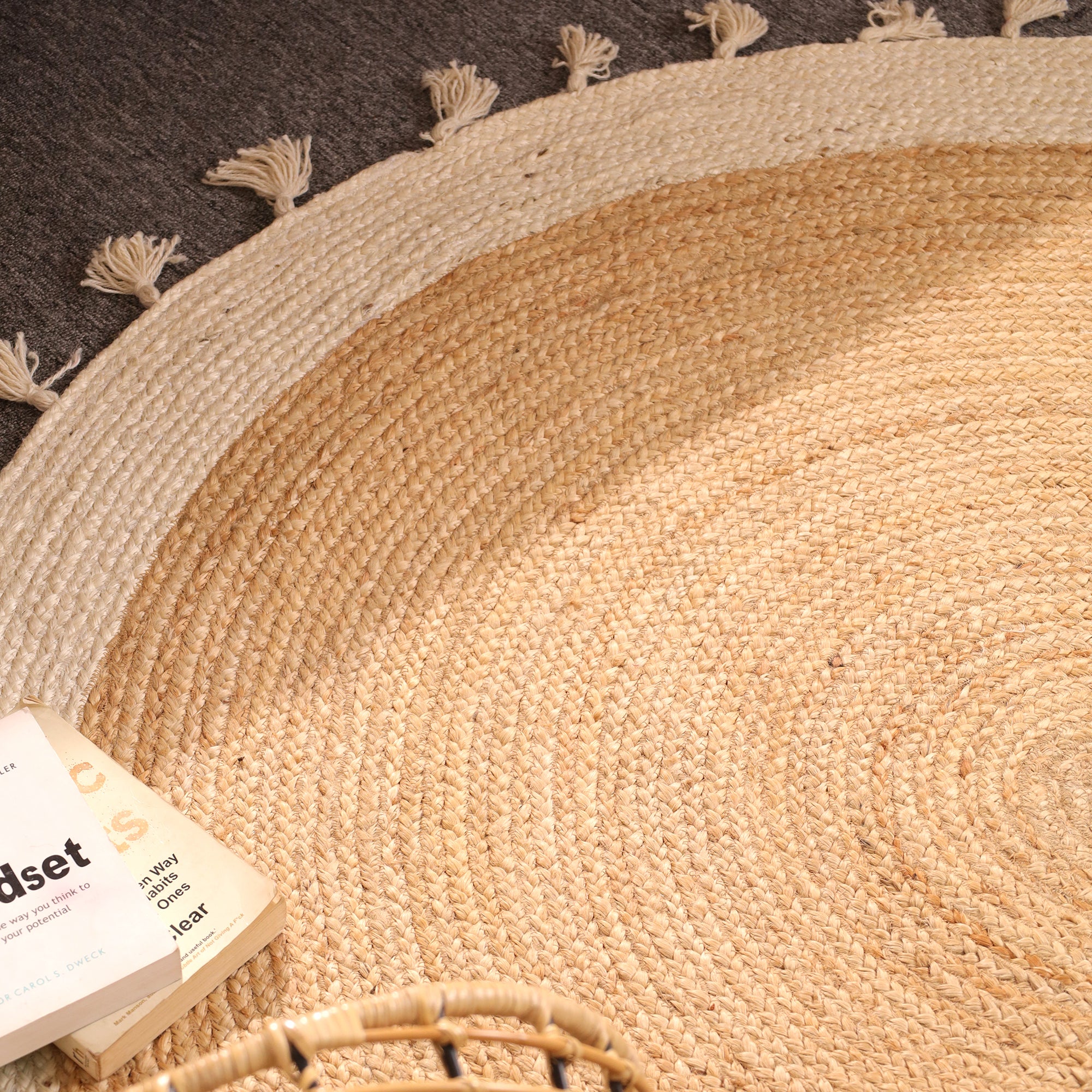 Handmade Round Jute Rug with White Border & Tassels - Natural Braided Boho Area Rug