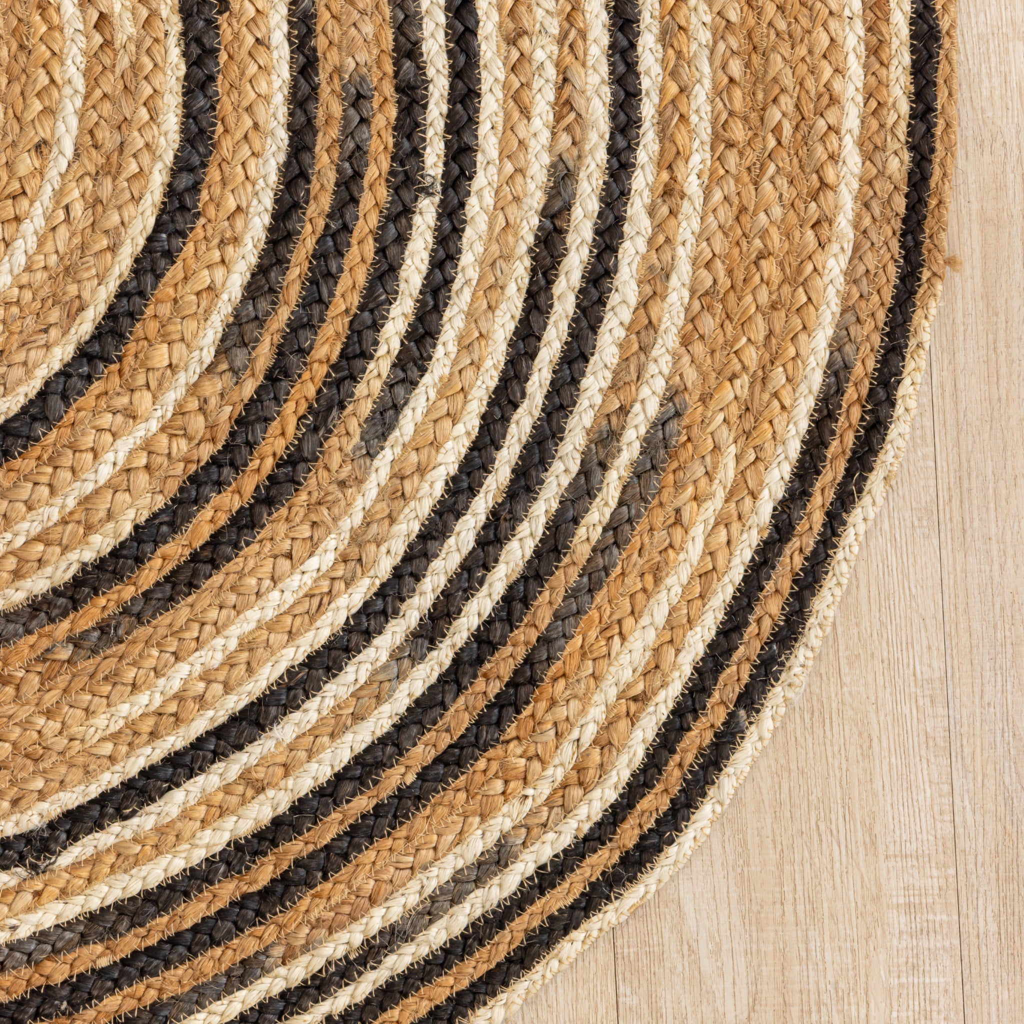 Handwoven Round Jute Rug - Natural & Black Braided Area Rug Eco-Friendly Boho Floor Carpet