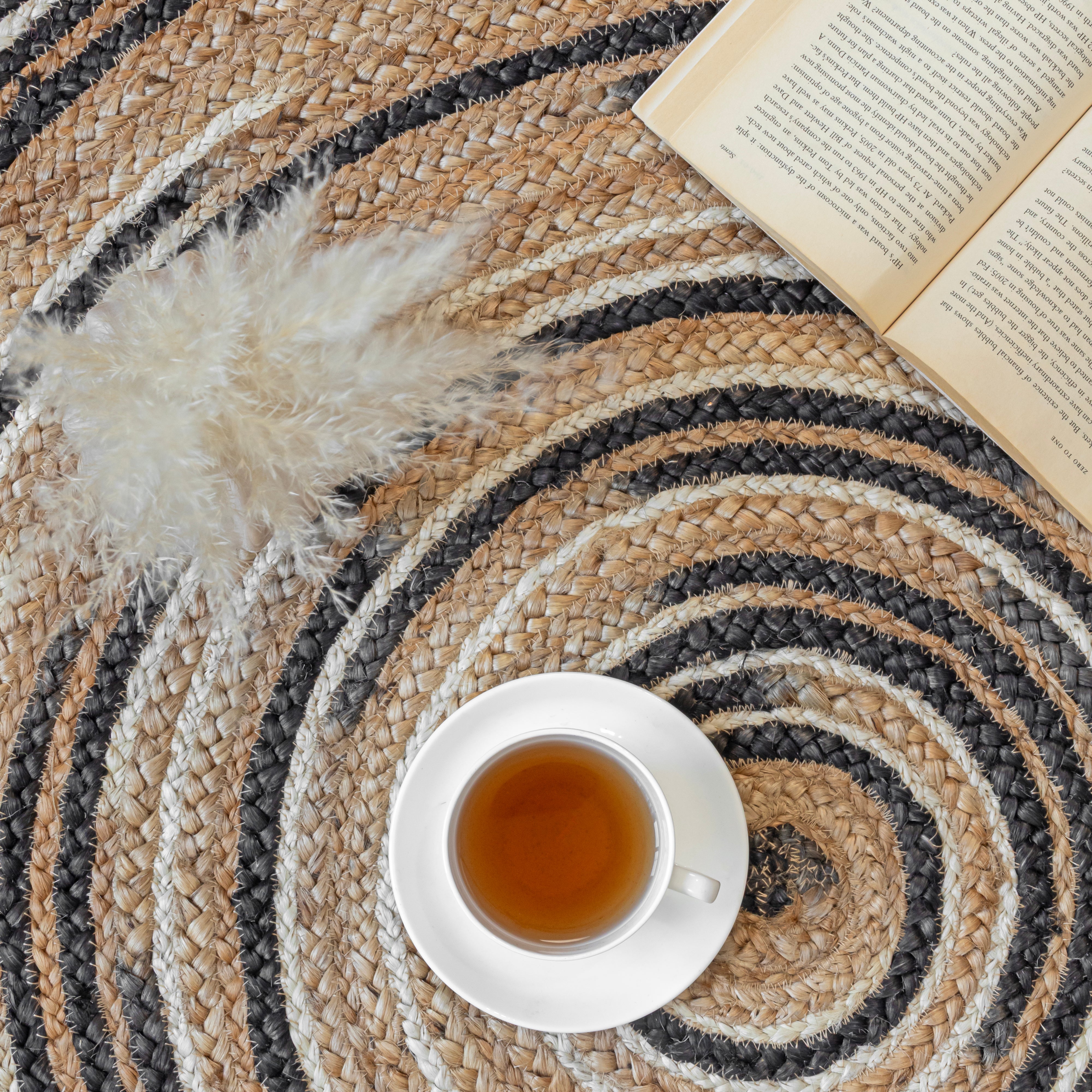 Handwoven Round Jute Rug - Natural & Black Braided Area Rug Eco-Friendly Boho Floor Carpet