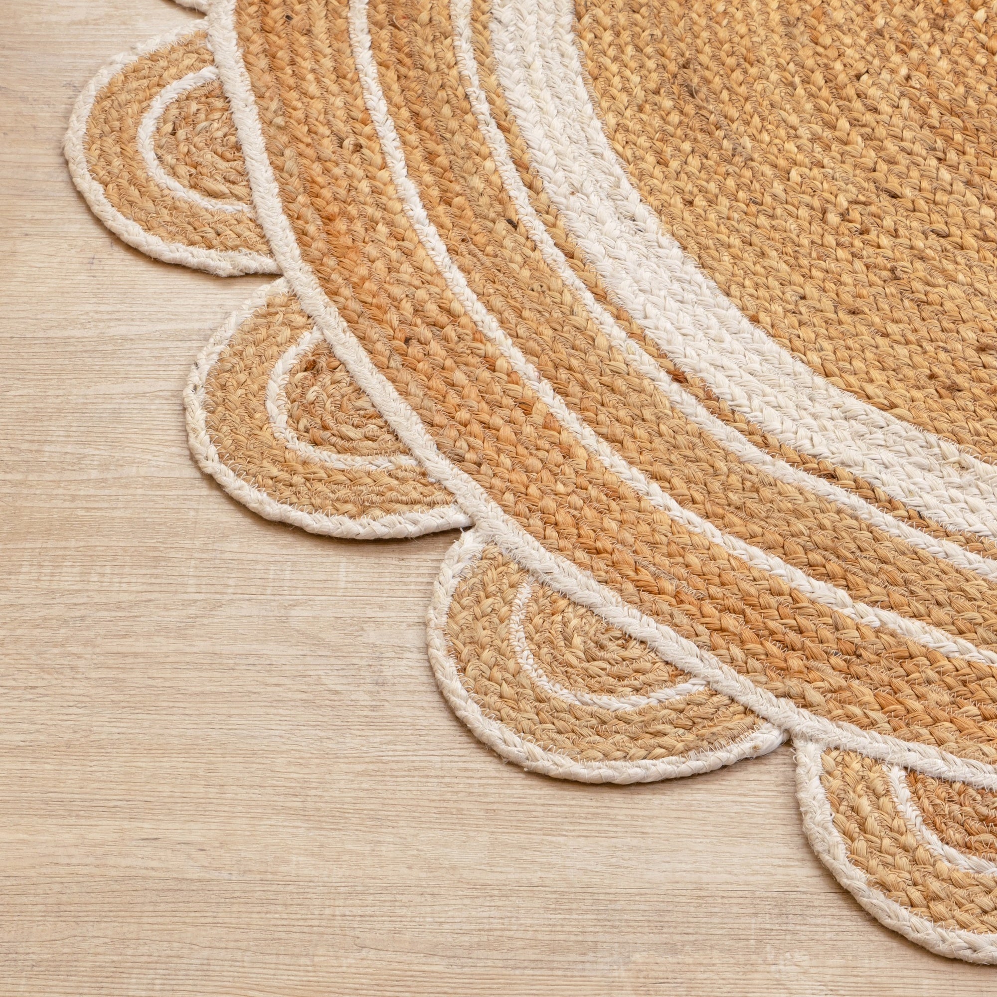 Handwoven Scalloped Jute Round Rug Natural Fiber Boho Accent Area Rug