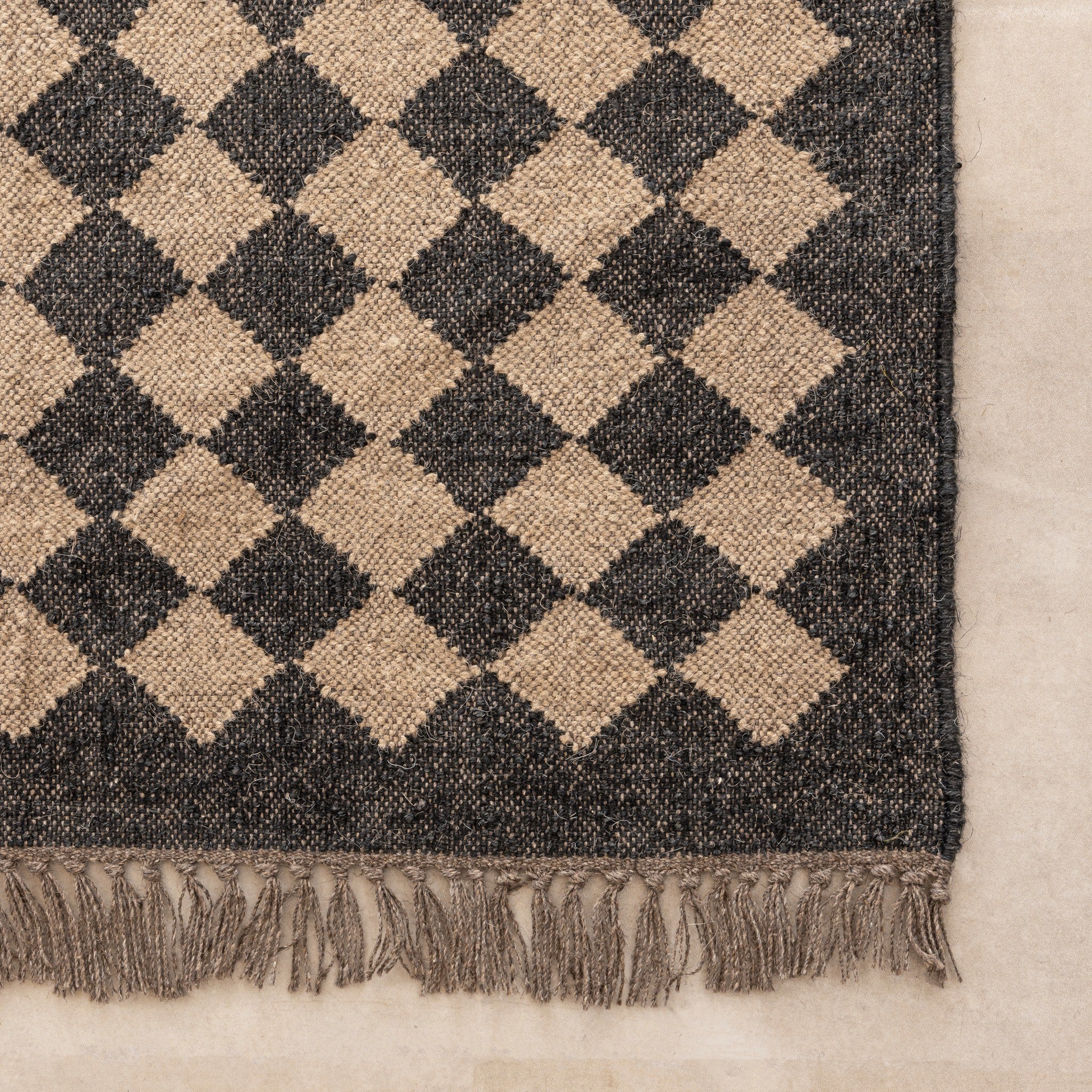 Handwoven  Black & Natural  Jute Diamond Pattern Area Rug Boho Geometric Jute Rug