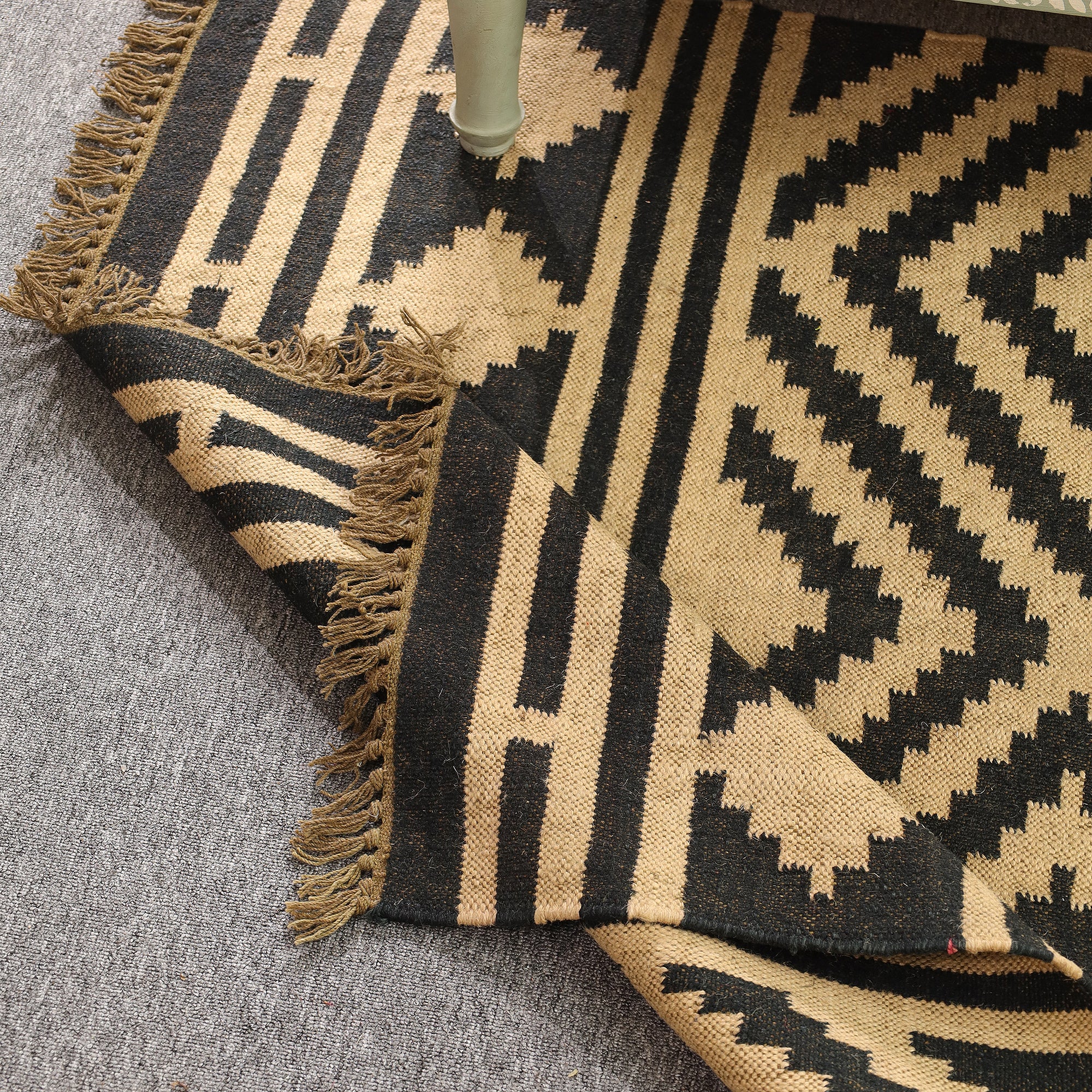 Black & Beige Tribal Geometric Area Rug | Boho Woven Living Room Carpet