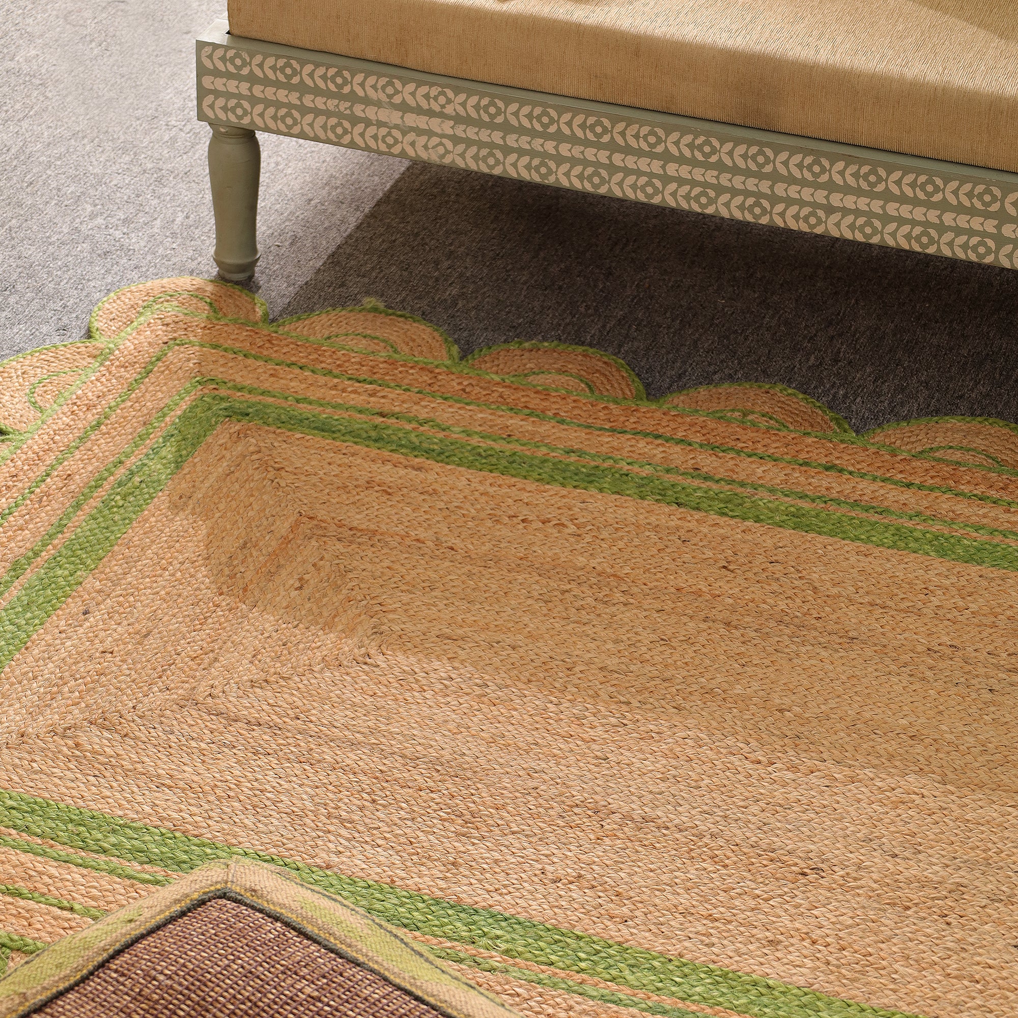 Handmade Natural Jute Scalloped Area Rug with Green Border Boho Farmhouse Rug