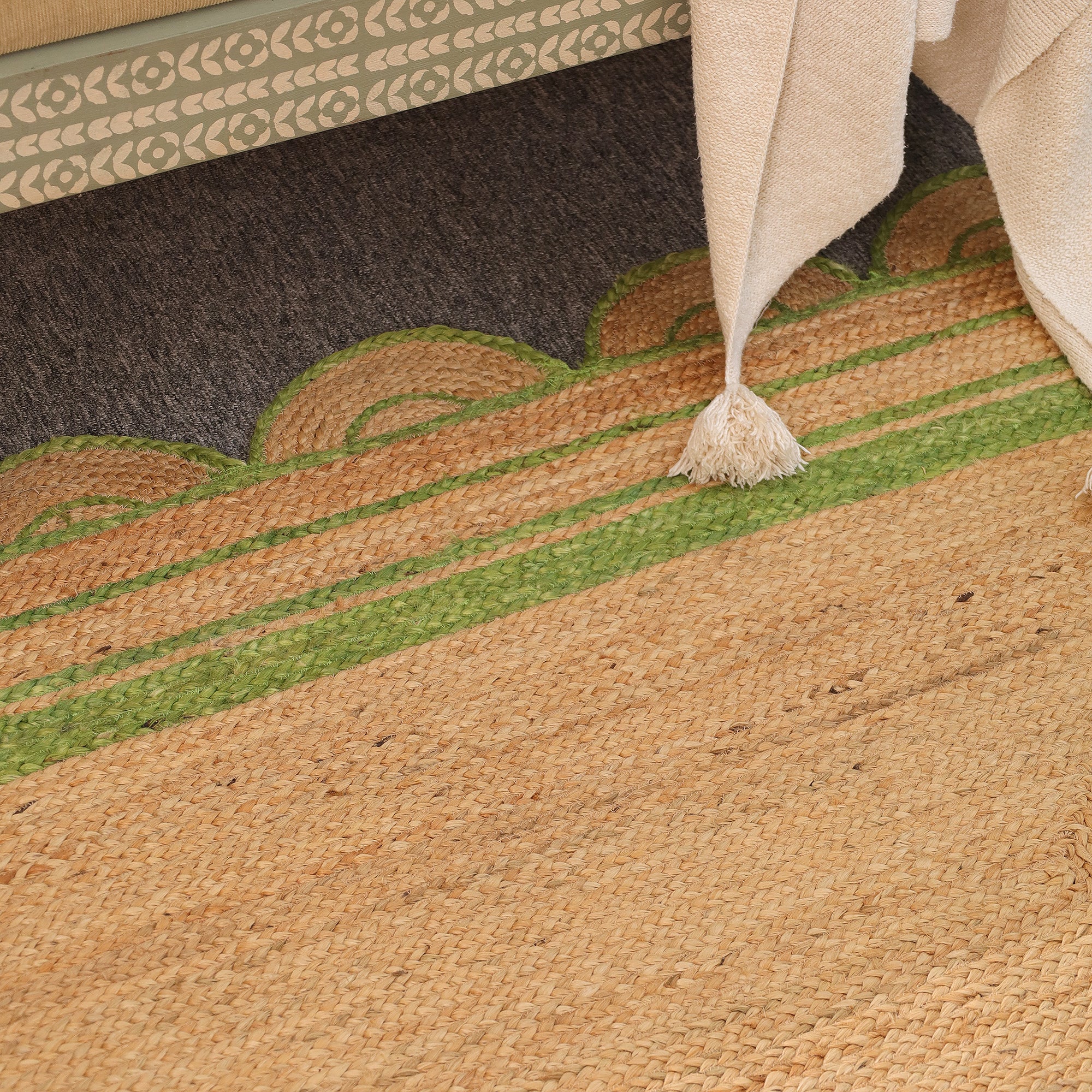 Handmade Natural Jute Scalloped Area Rug with Green Border Boho Farmhouse Rug