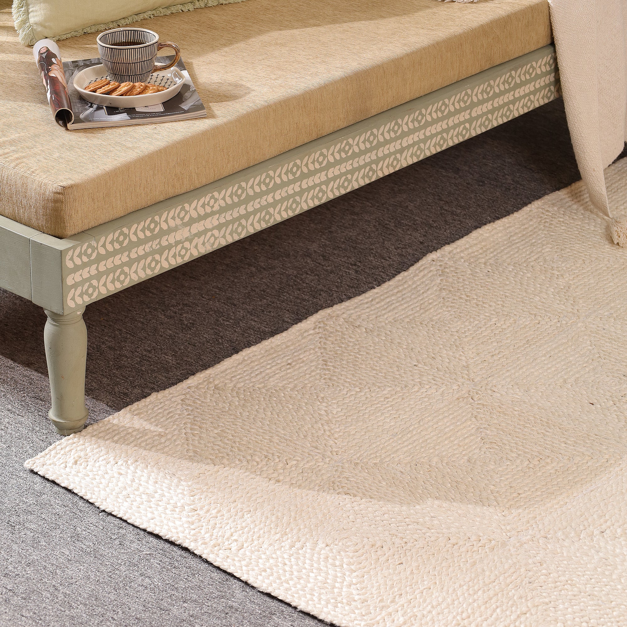 Handwoven Ivory Jute Area Rug - Natural Boho Living Room Carpet Eco-Friendly Home Decor