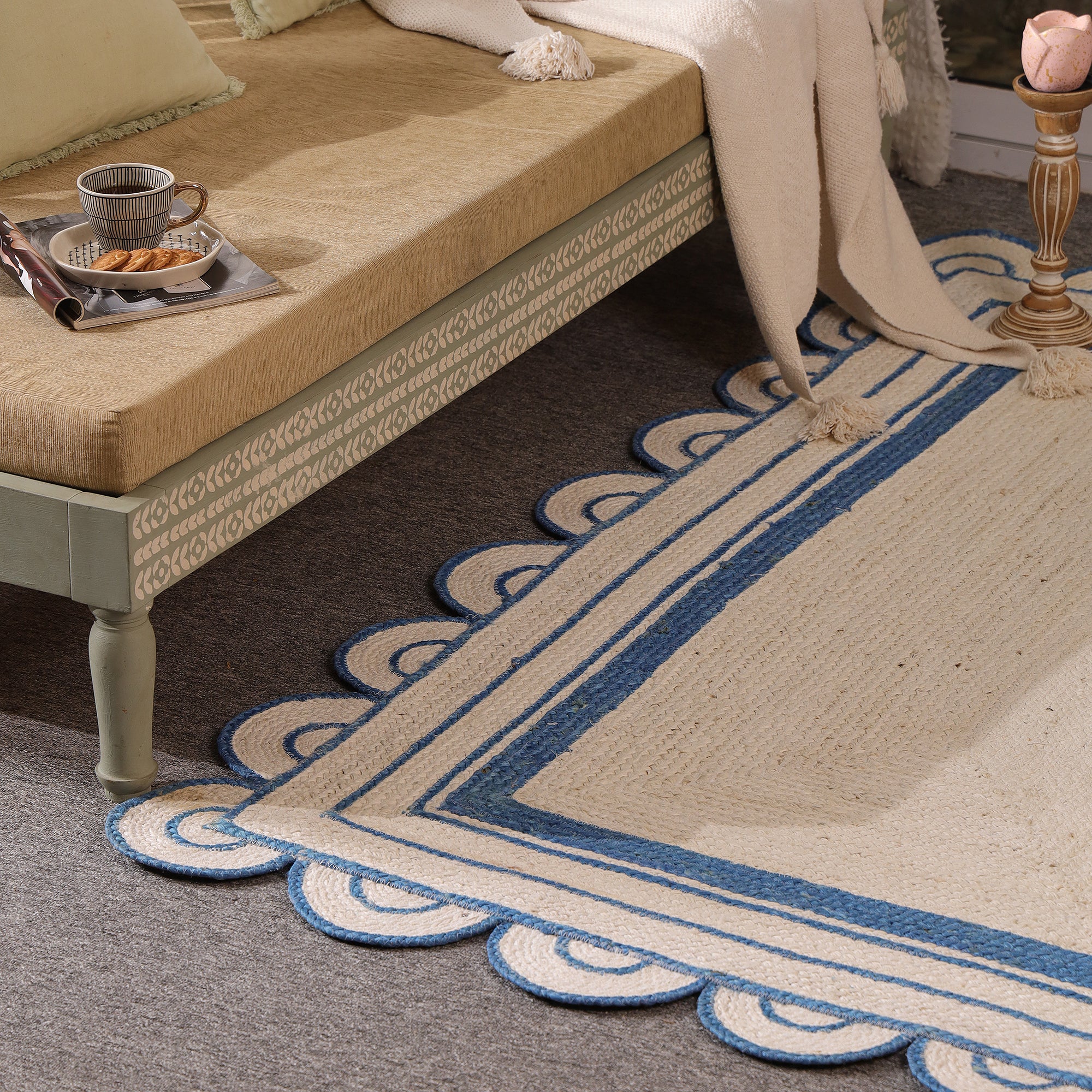 Handwoven Scalloped Border Jute Rug Natural & Blue Braided Area Rug