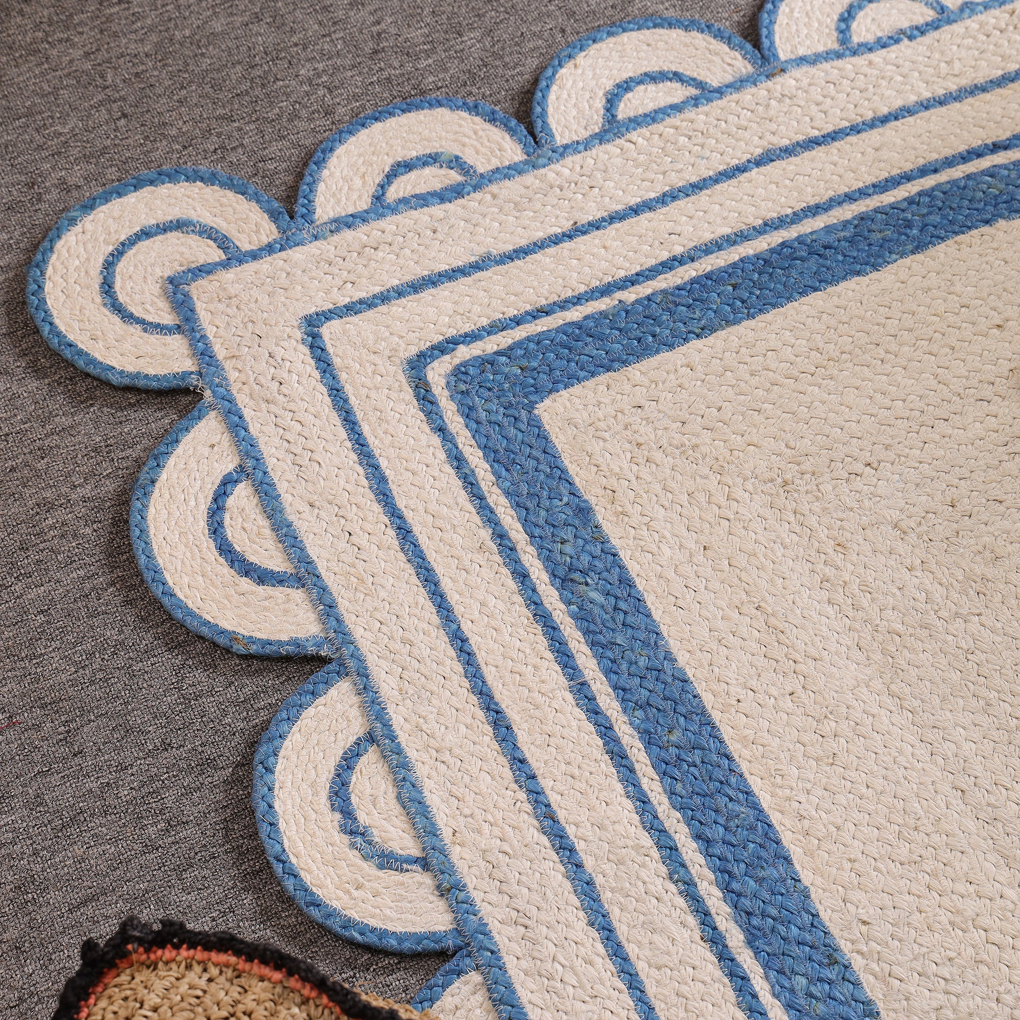 Handwoven Scalloped Border Jute Rug Natural & Blue Braided Area Rug