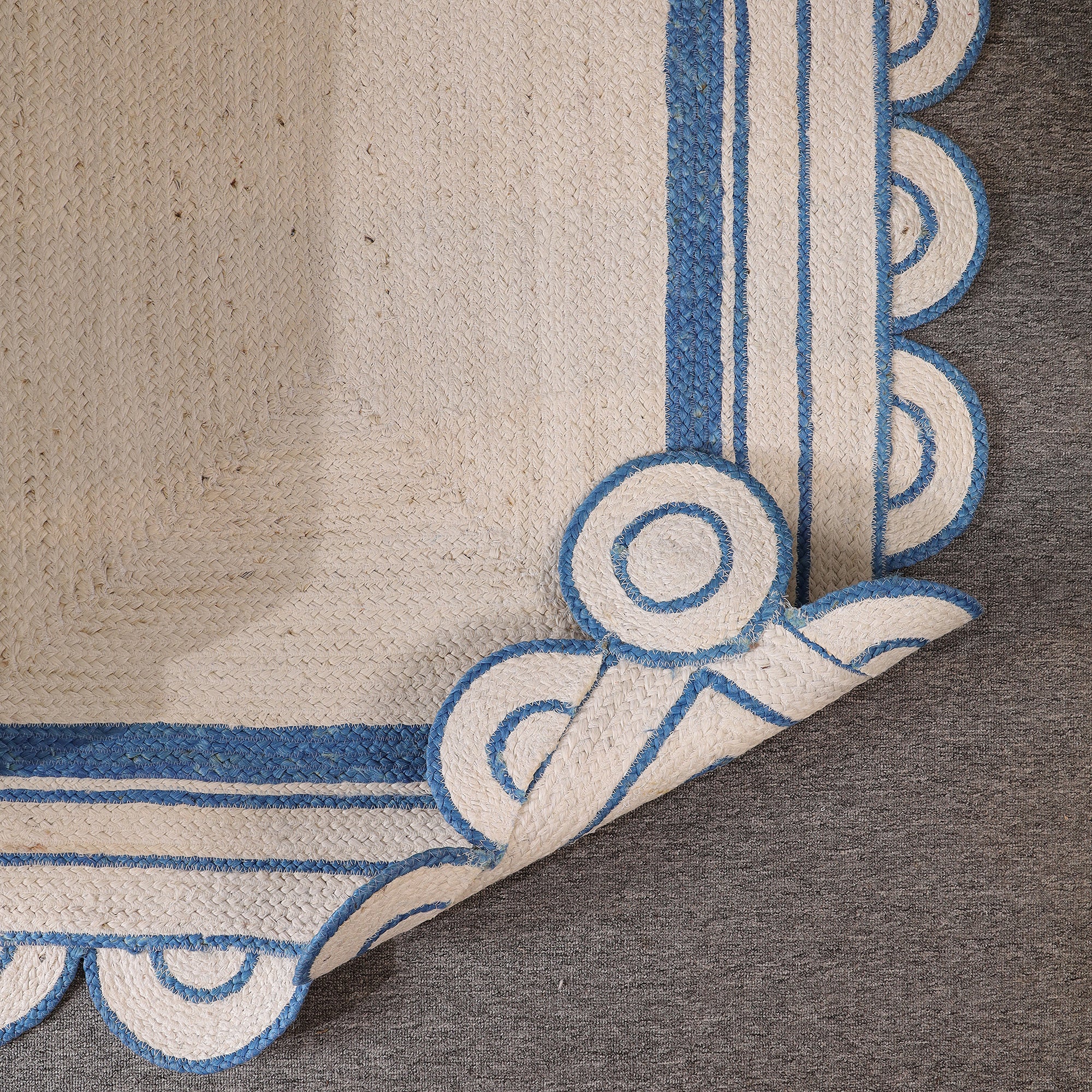 Handwoven Scalloped Border Jute Rug Natural & Blue Braided Area Rug