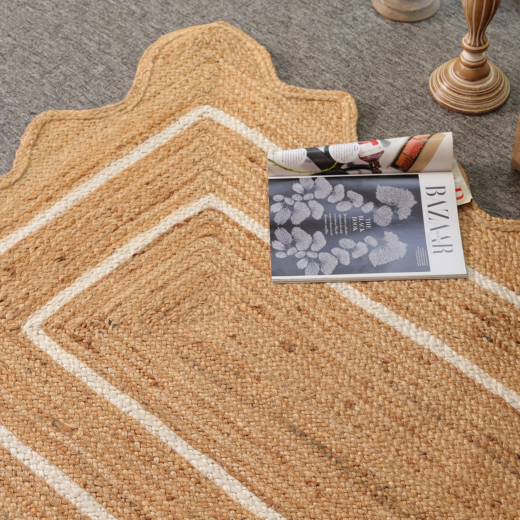 Natural Handwoven Sacalloped Jute Rug Eco-Friendly Braided Area Rug For Living